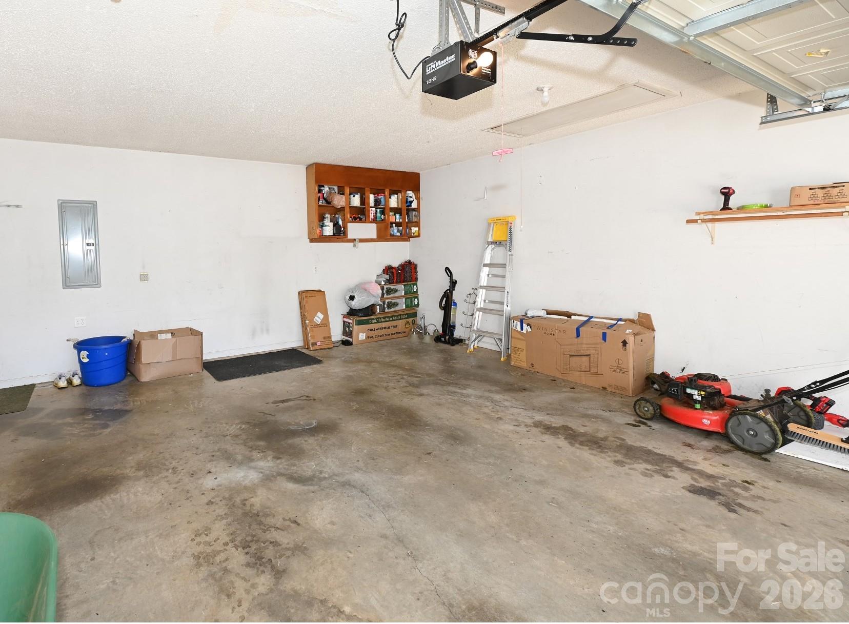 236 17th Avenue SE — Hickory