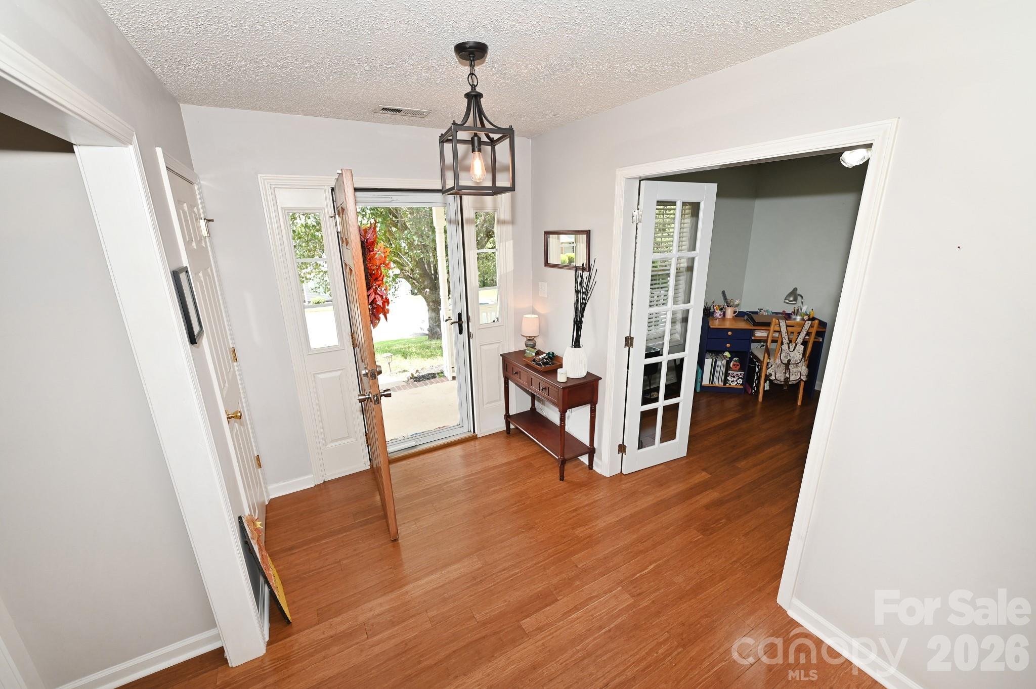 236 17th Avenue SE — Hickory
