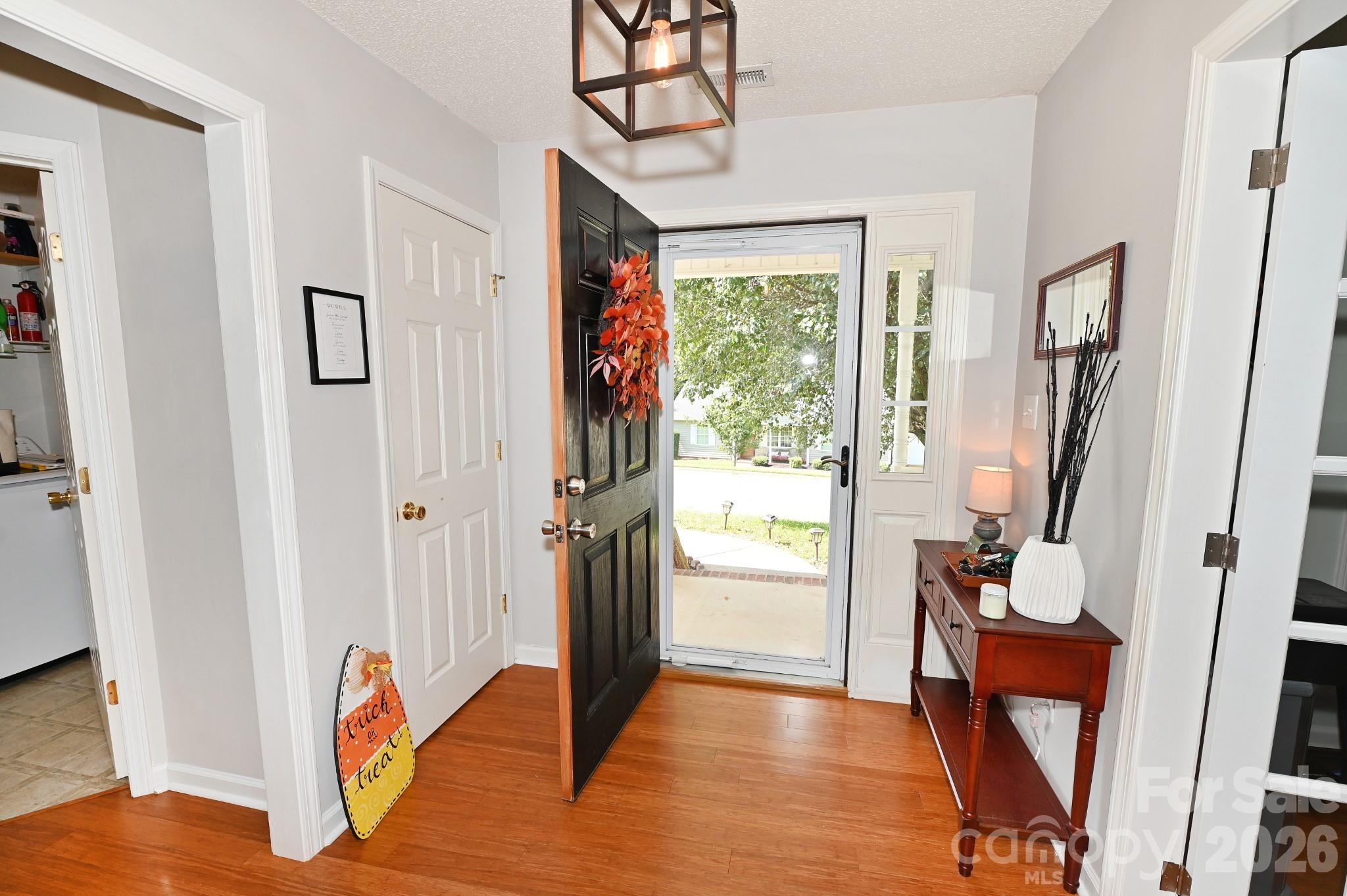 236 17th Avenue SE — Hickory