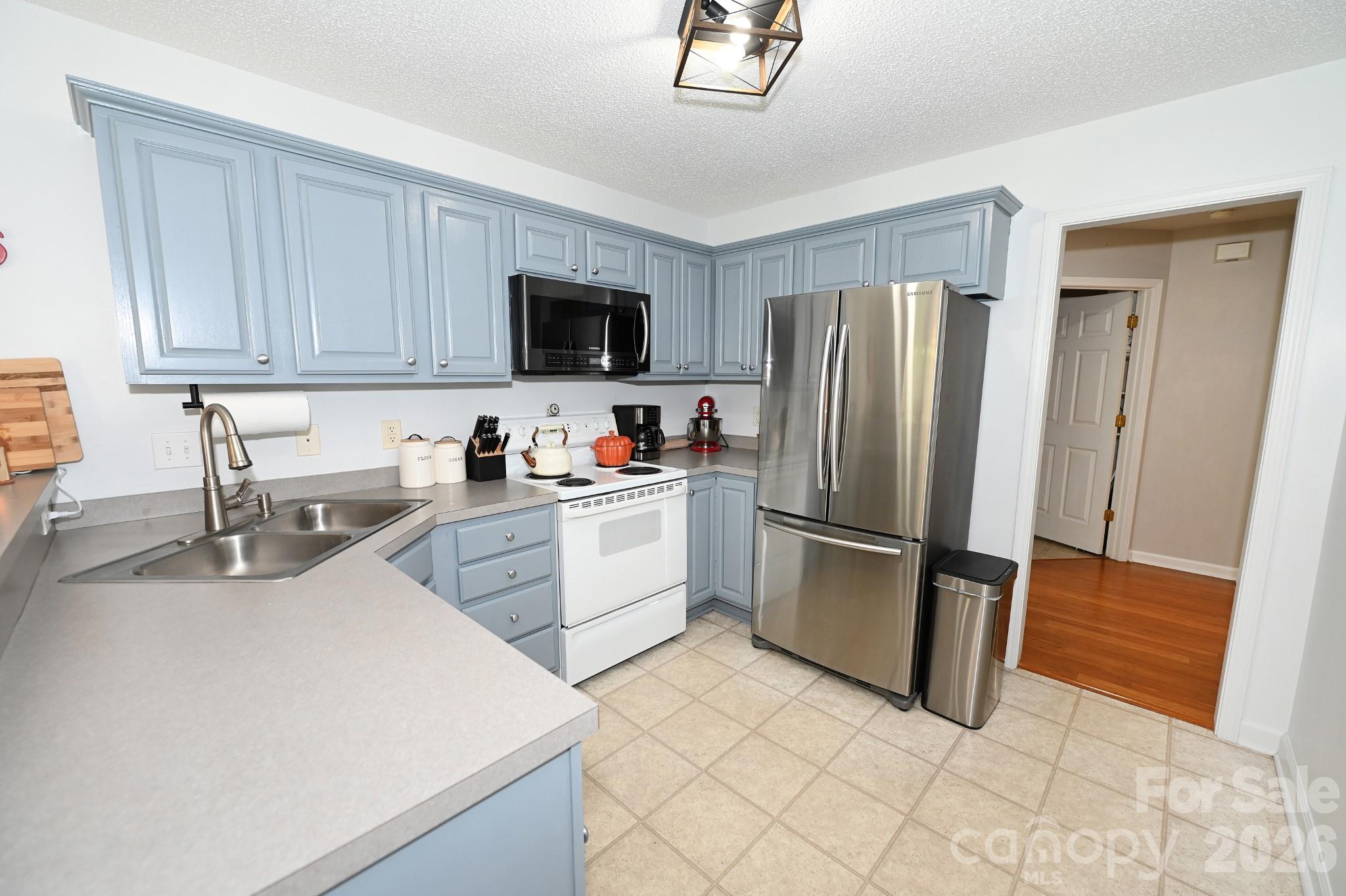 236 17th Avenue SE — Hickory