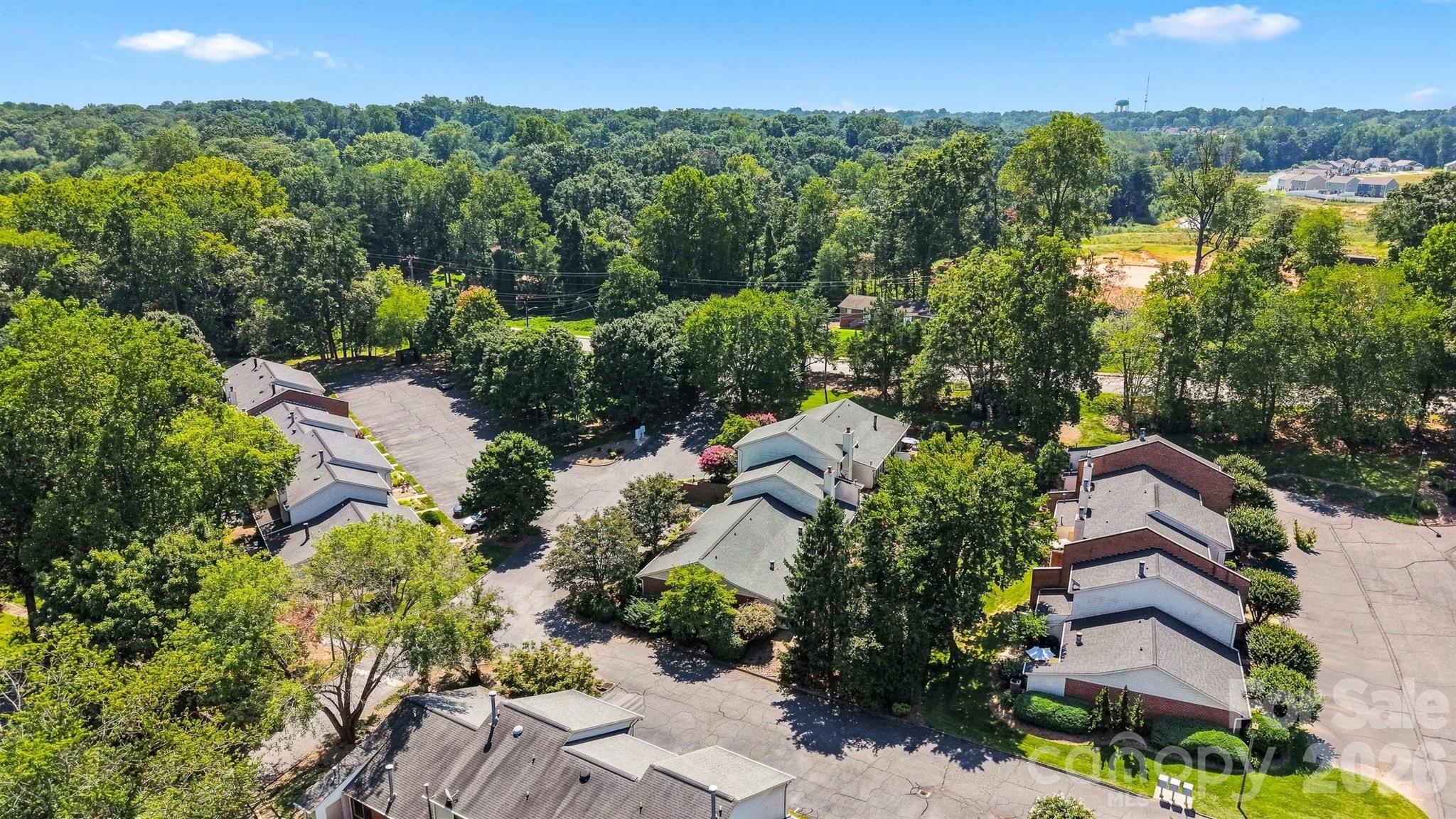 921 21st Avenue NE — Hickory