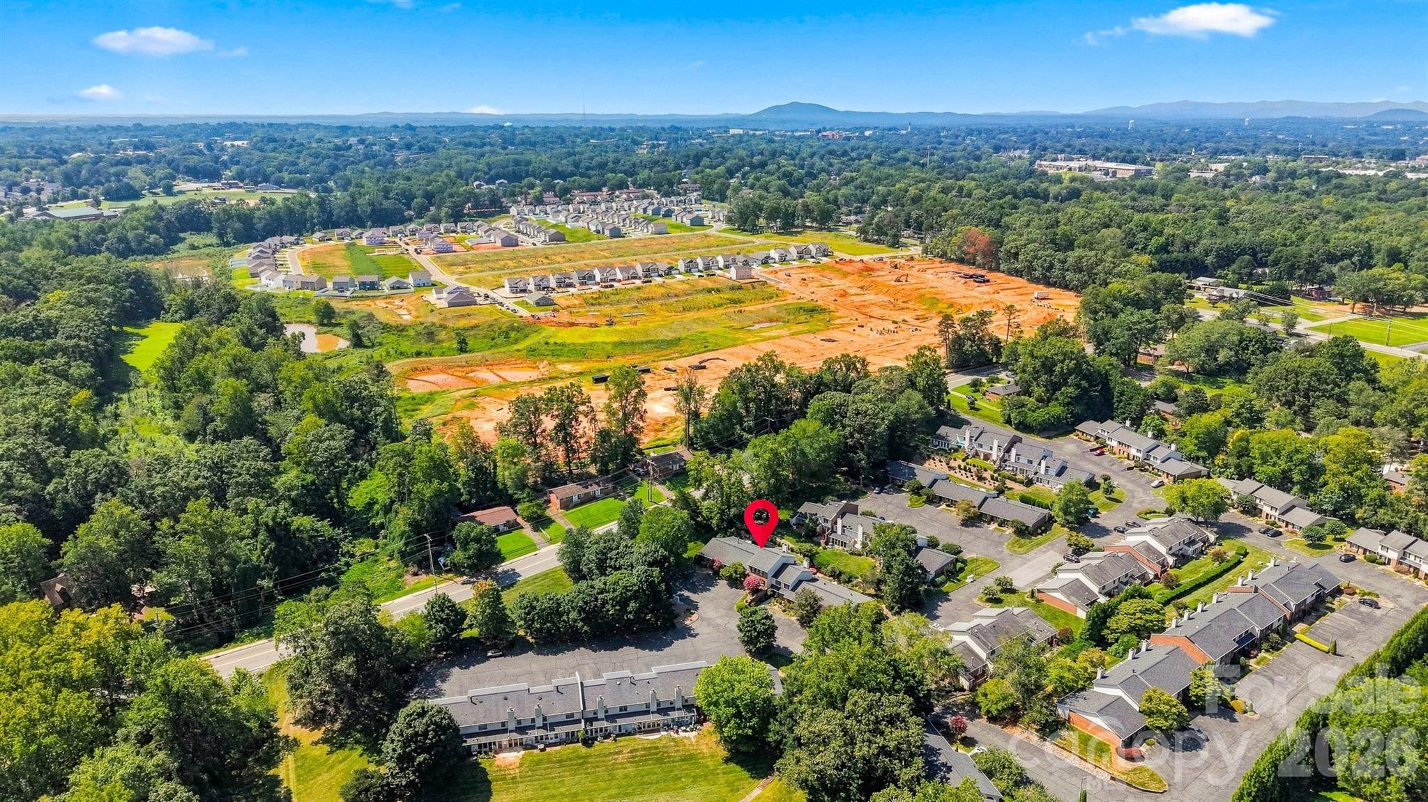 921 21st Avenue NE — Hickory