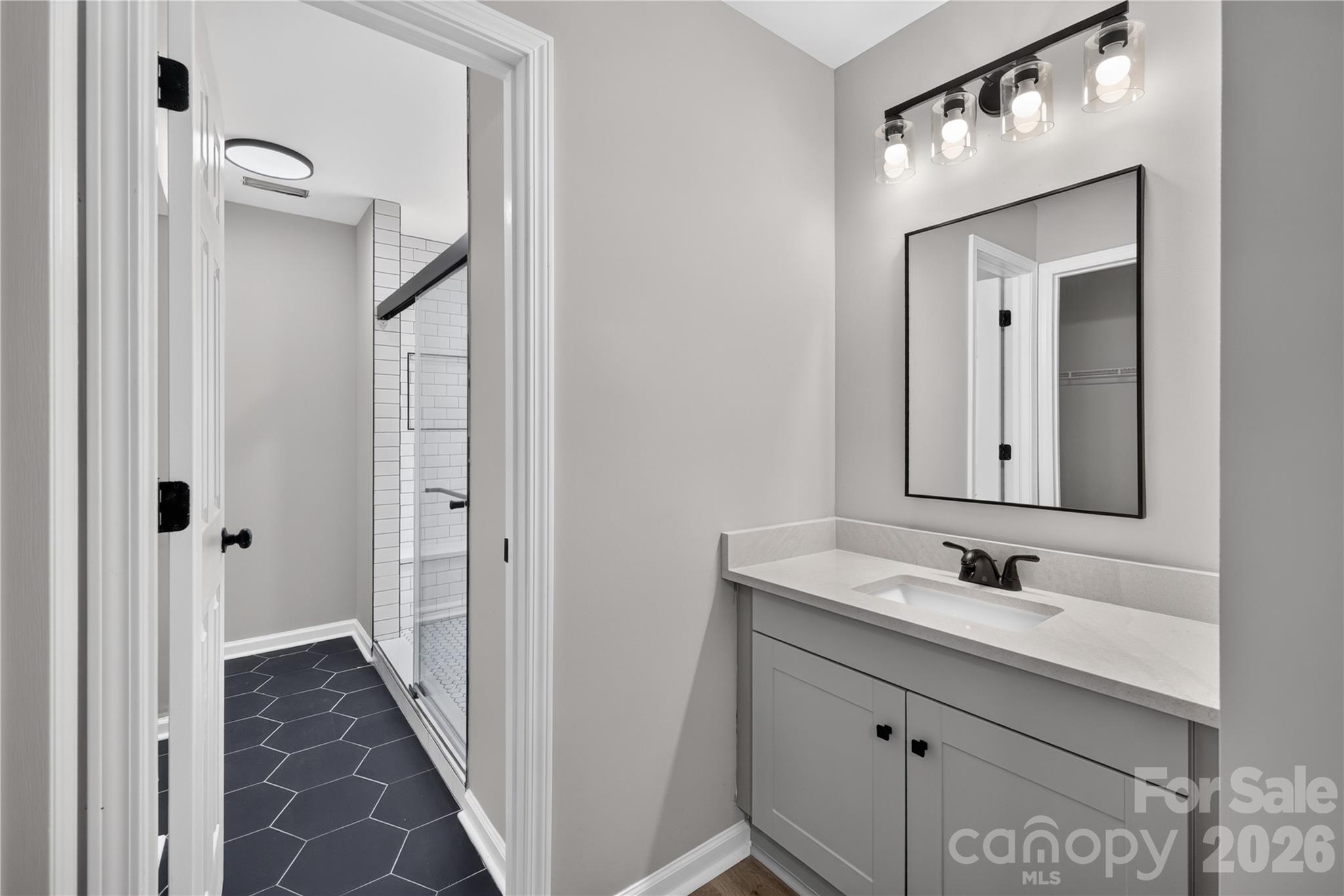702 Foxborough Road — Charlotte