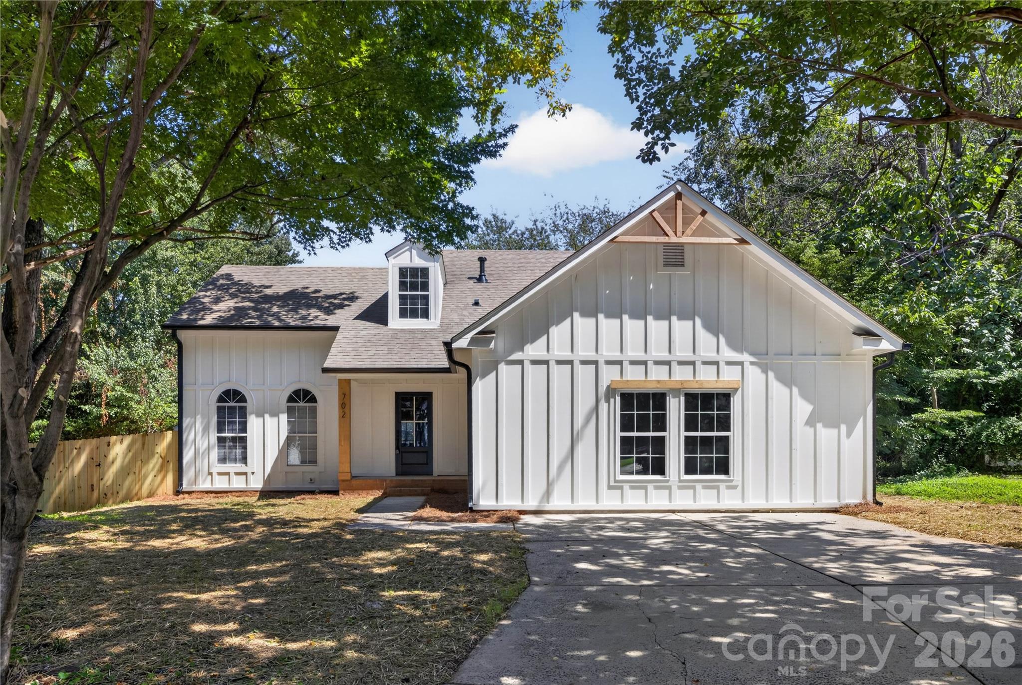 702 Foxborough Road — Charlotte