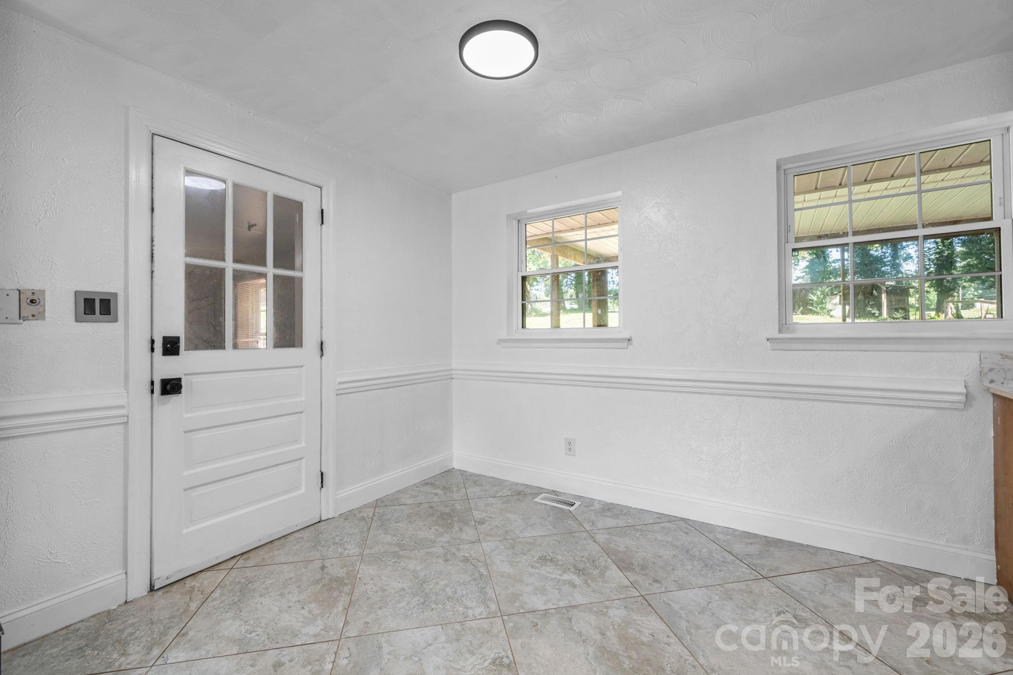 2823 39th Avenue NE — Hickory