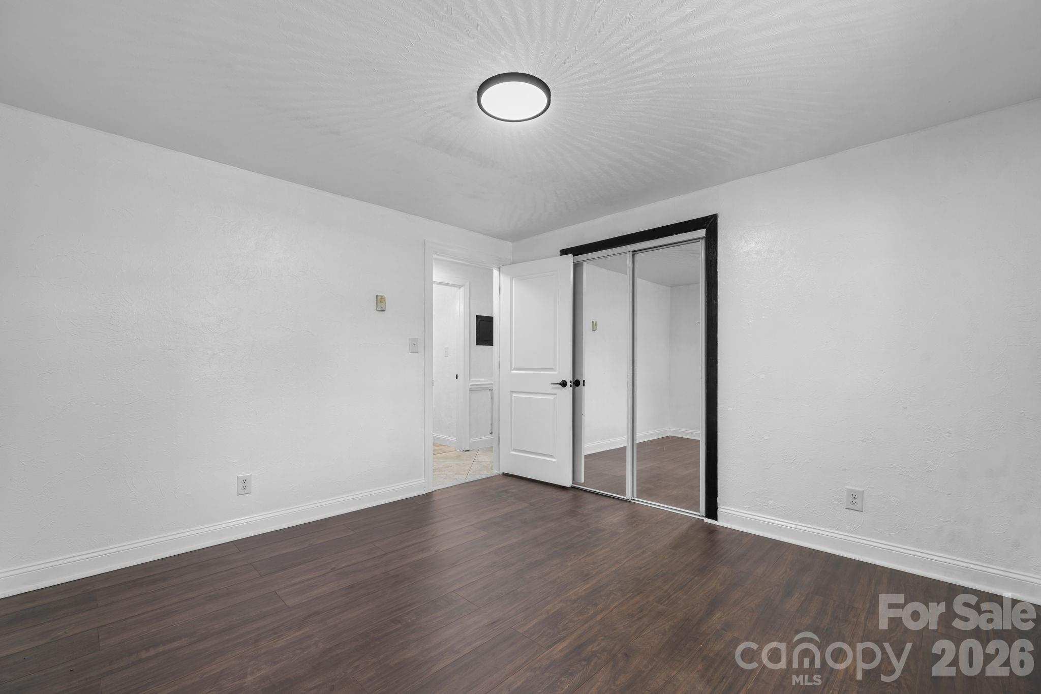 2823 39th Avenue NE — Hickory