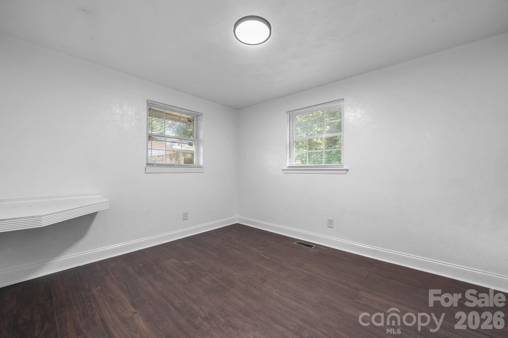 2823 39th Avenue NE — Hickory