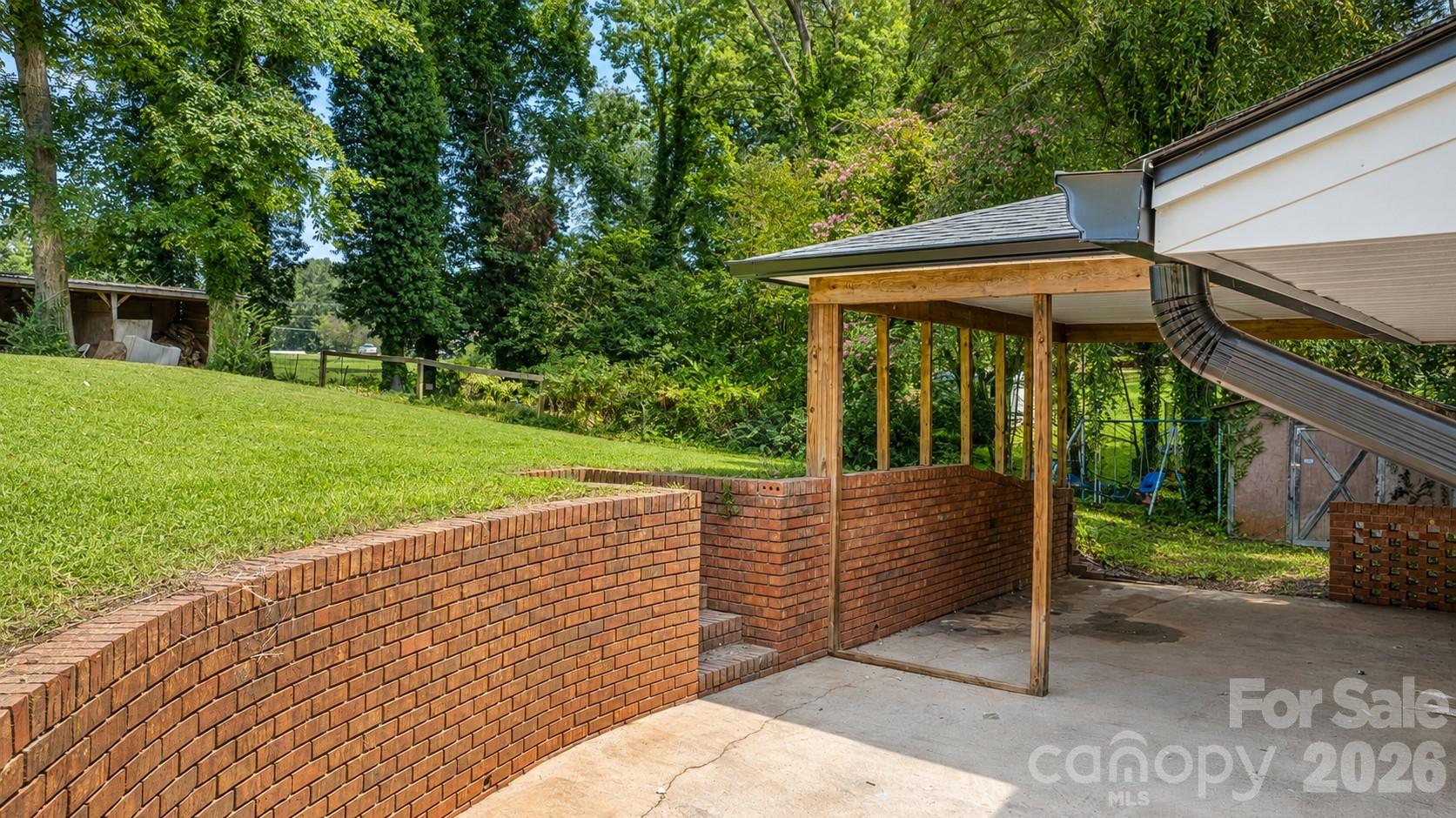 2823 39th Avenue NE — Hickory