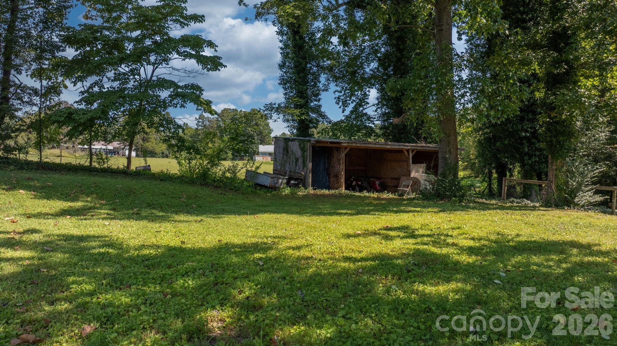 2823 39th Avenue NE — Hickory