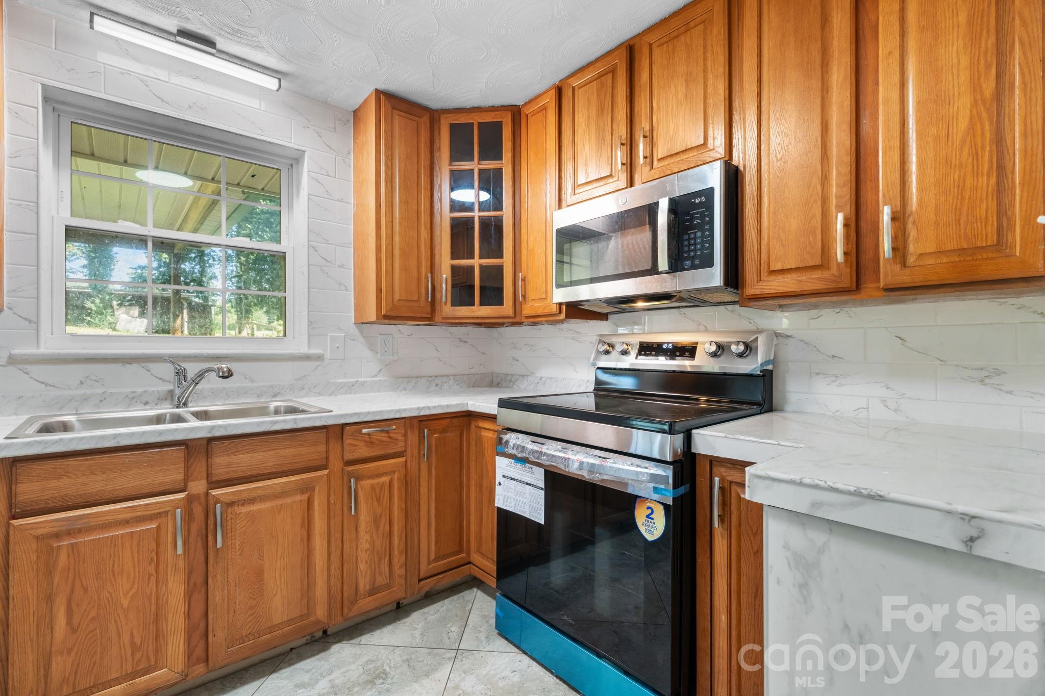 2823 39th Avenue NE — Hickory