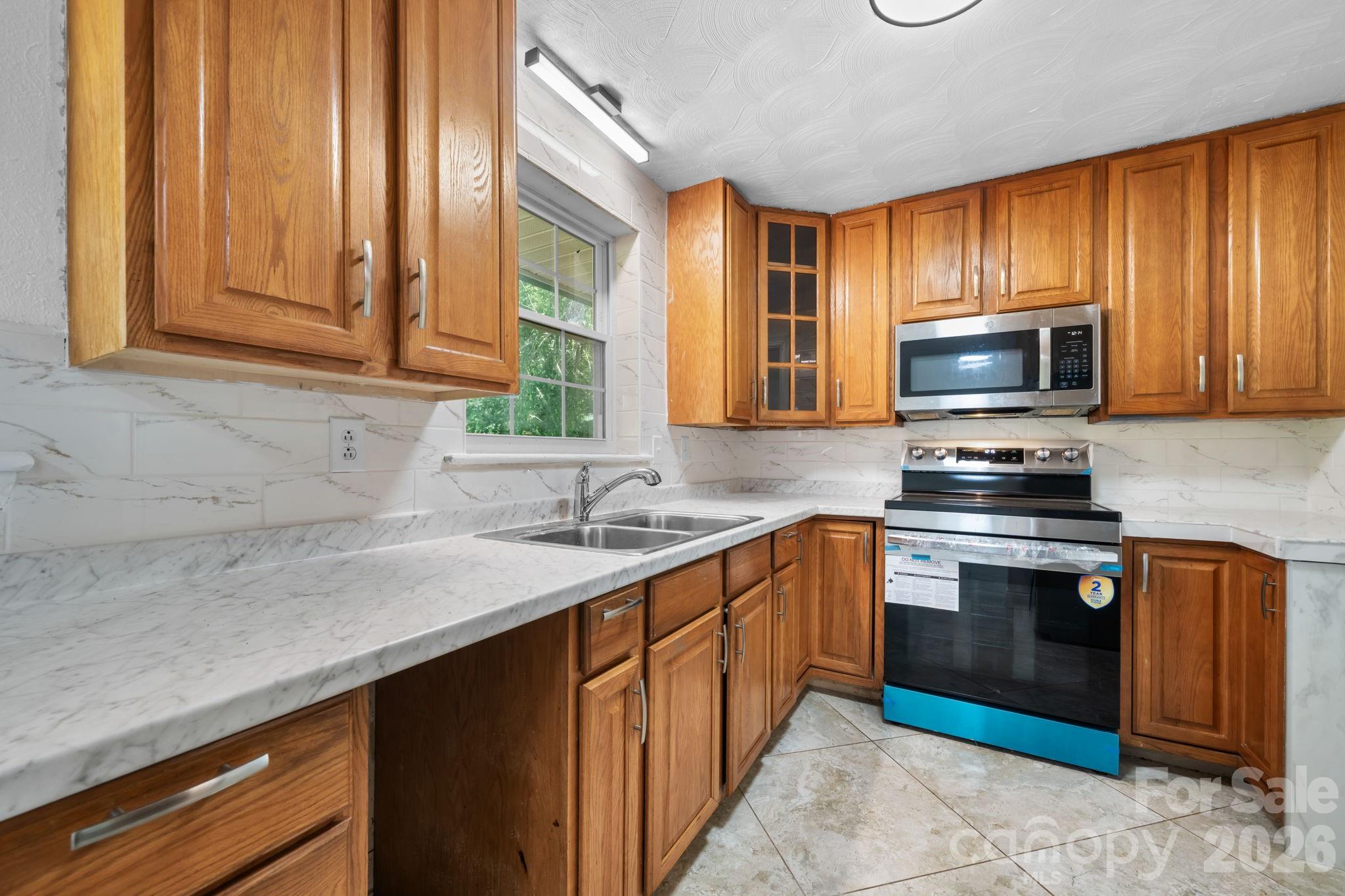 2823 39th Avenue NE — Hickory