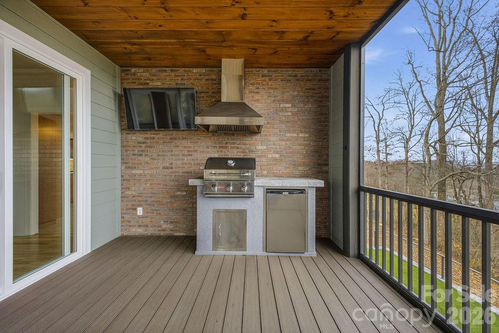38 Sweetwater Oaks Drive — Fletcher
