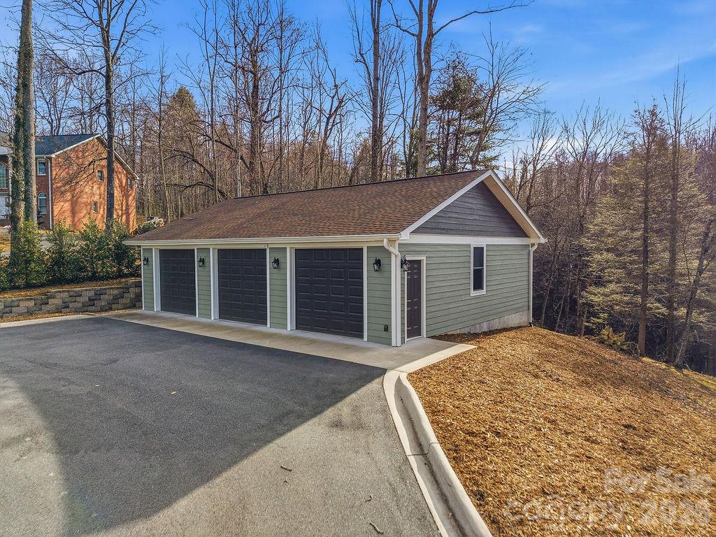 38 Sweetwater Oaks Drive — Fletcher