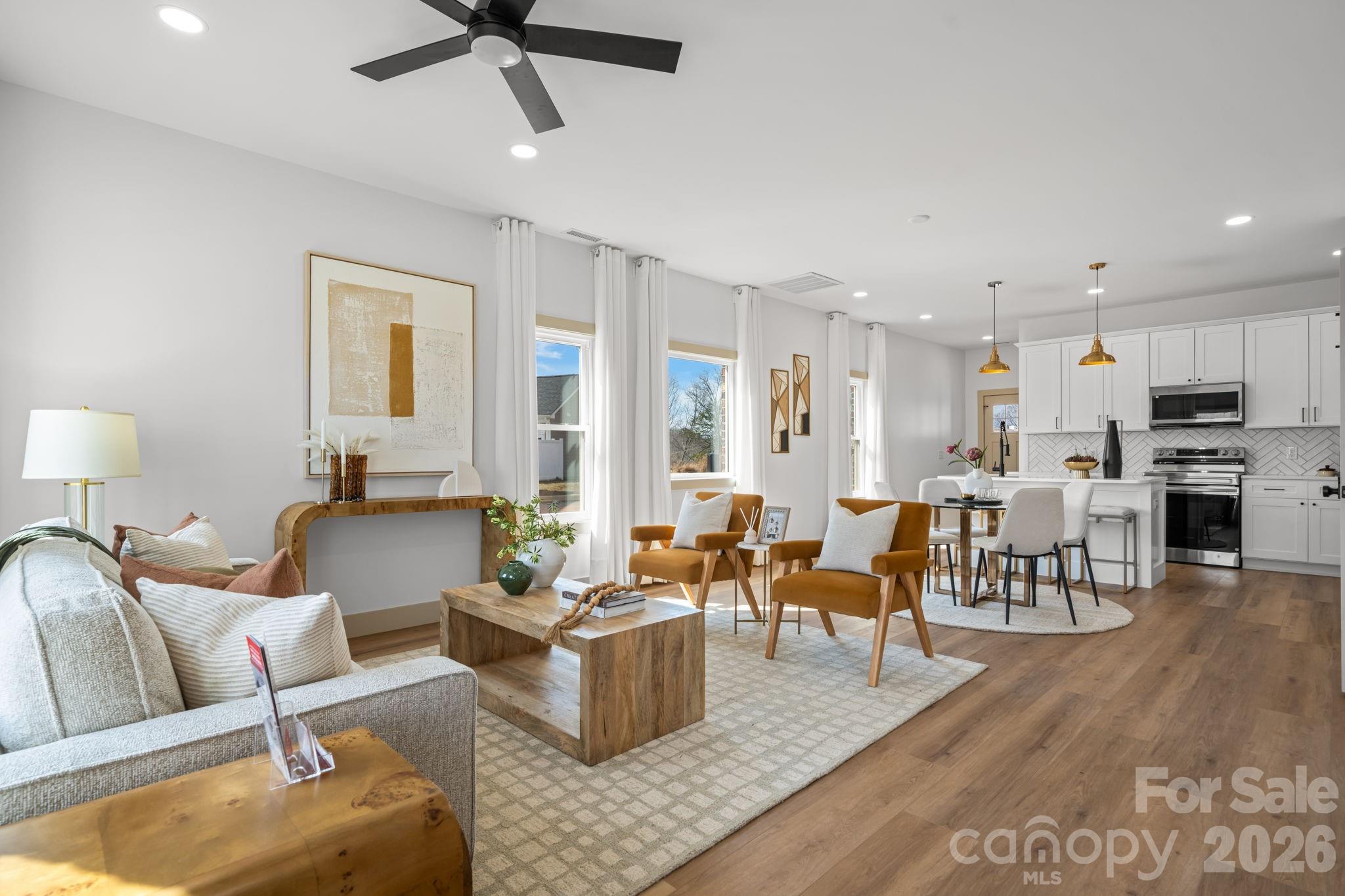 2111 24th Street Lane SE — Hickory