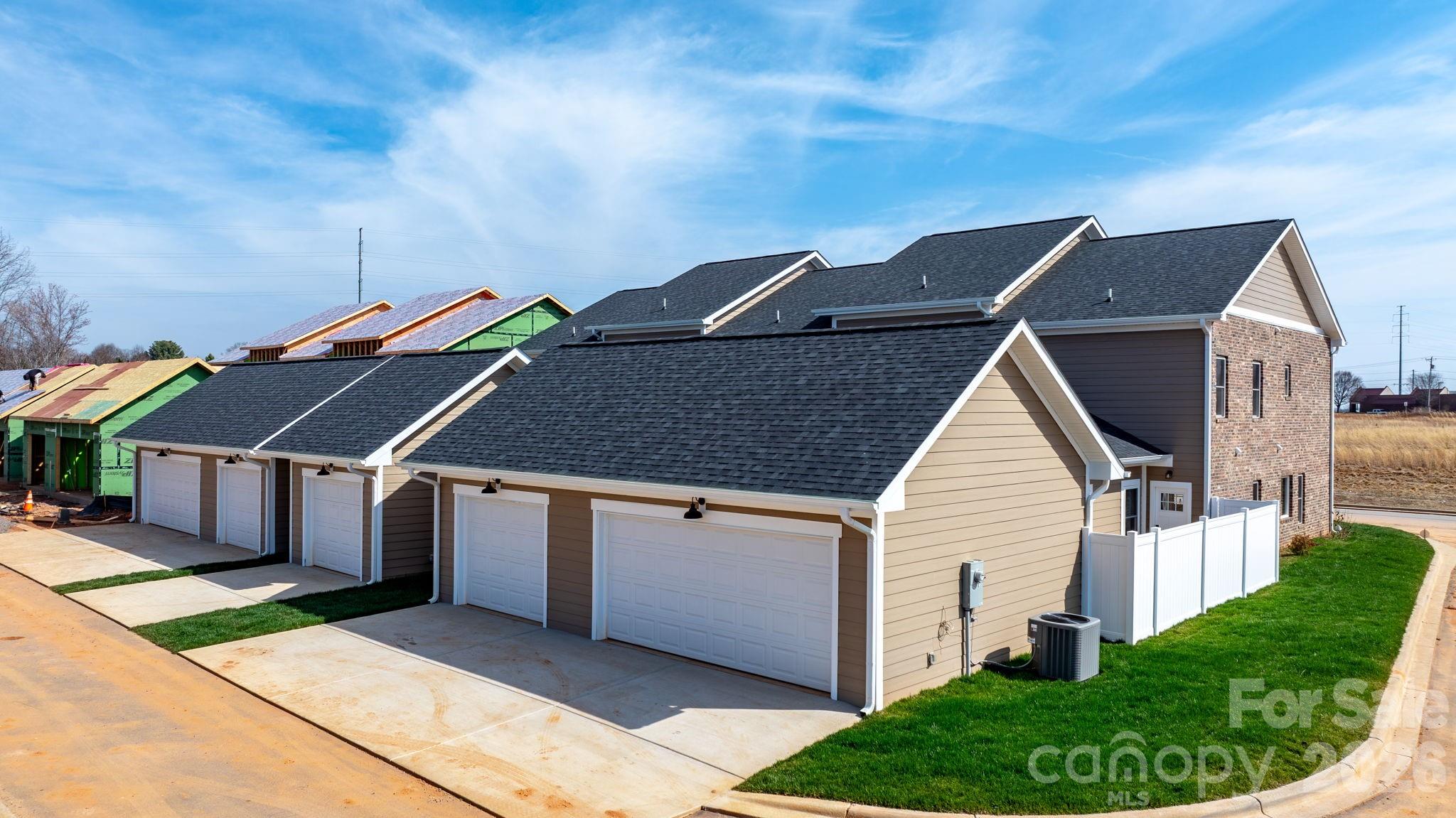 2111 24th Street Lane SE — Hickory