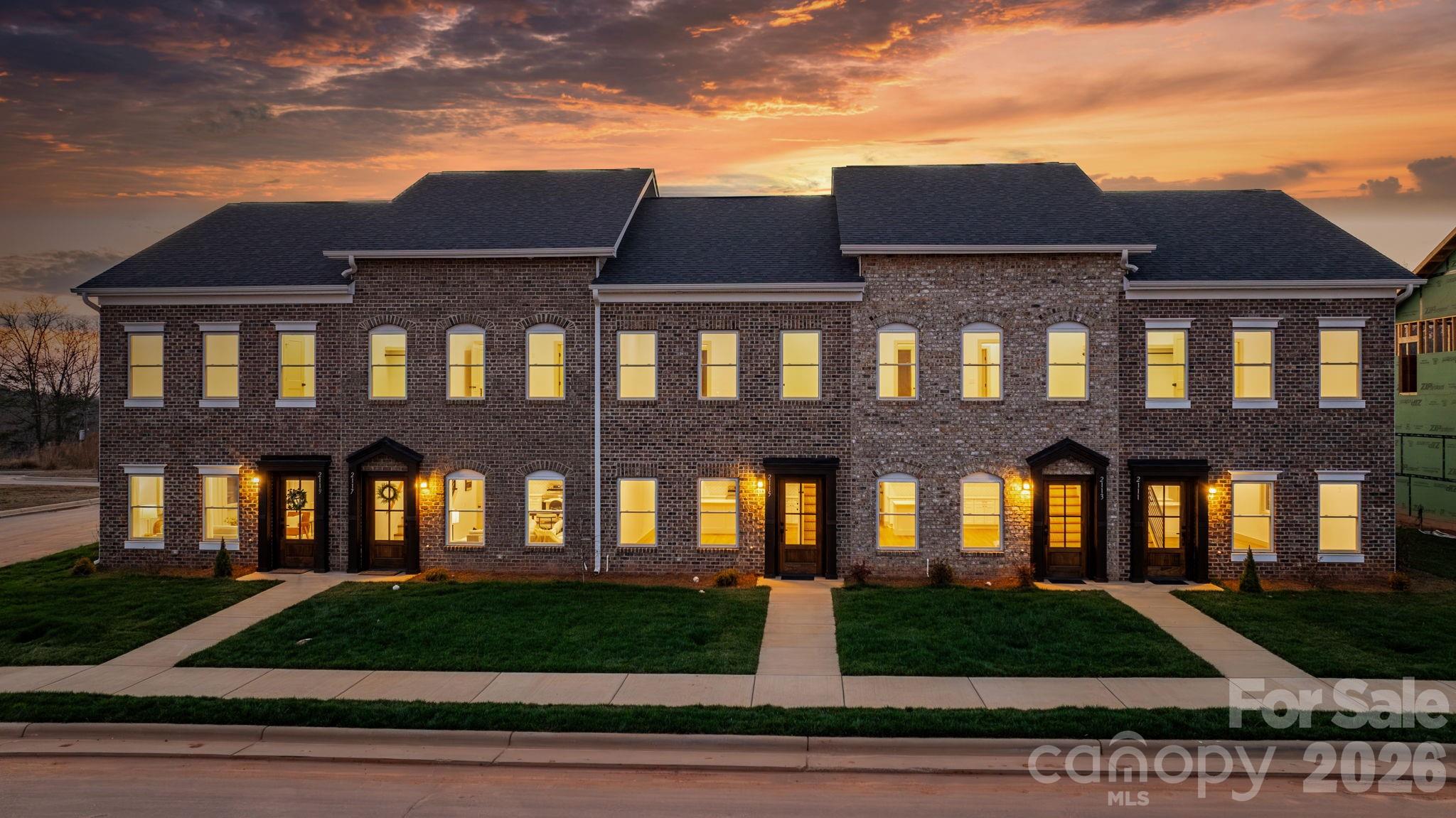 2111 24th Street Lane SE — Hickory