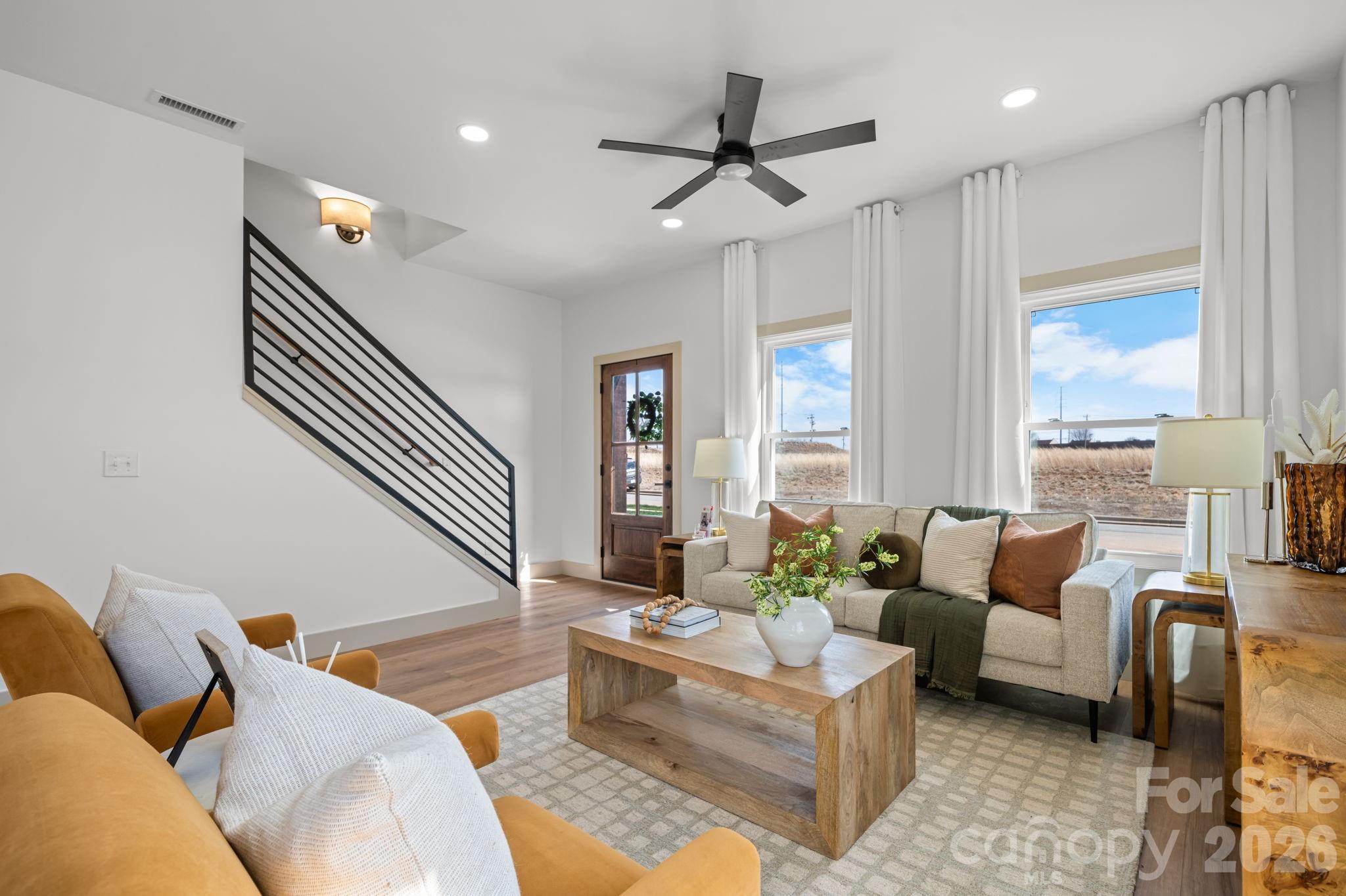2111 24th Street Lane SE — Hickory