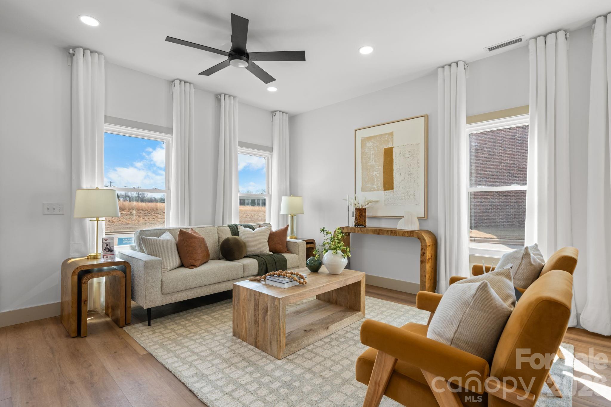 2111 24th Street Lane SE — Hickory
