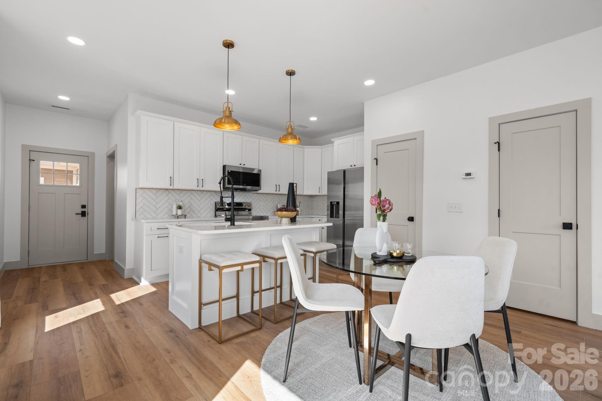 2111 24th Street Lane SE — Hickory