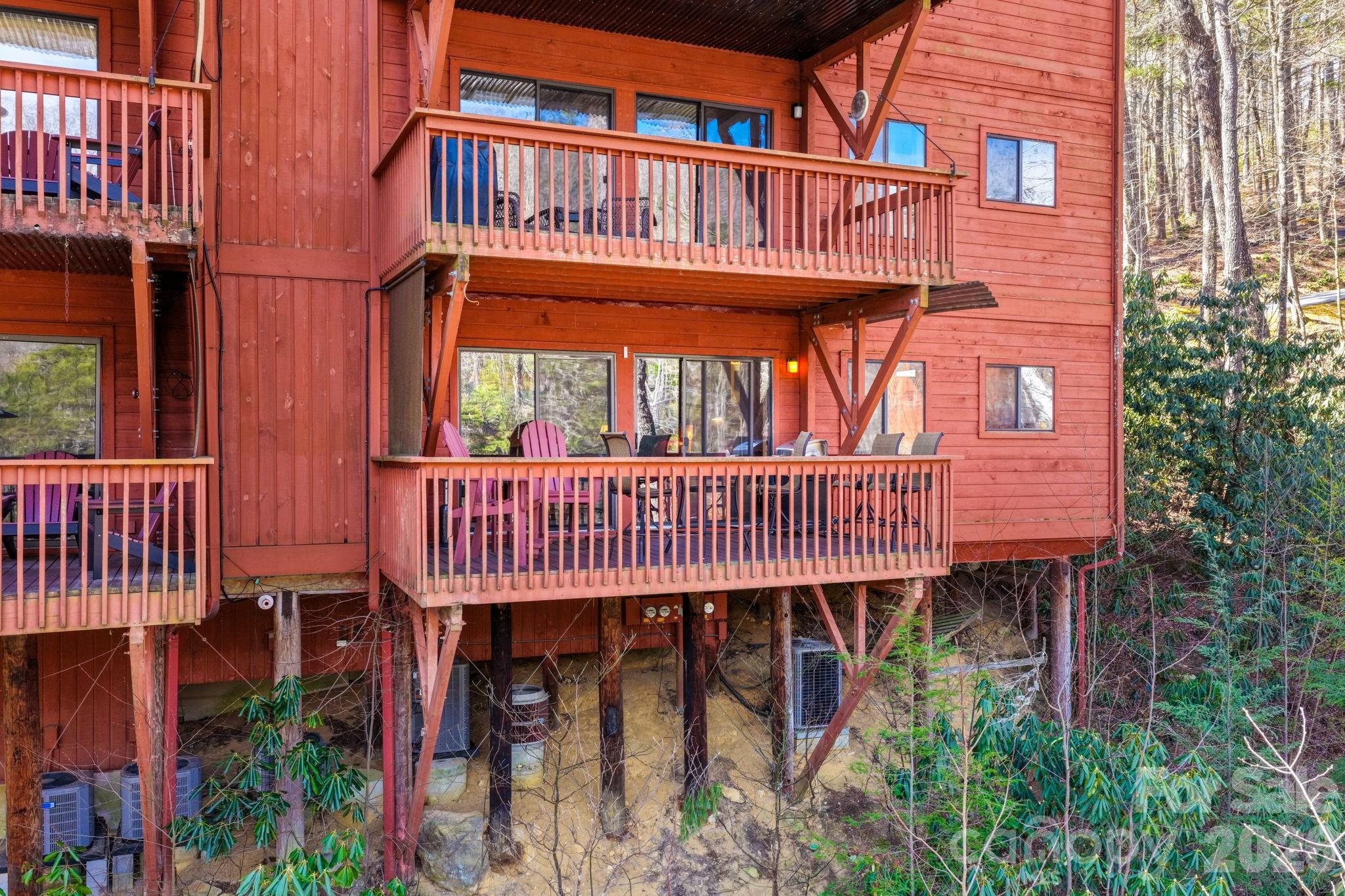 221 Toxaway Falls Drive #1 — Lake Toxaway