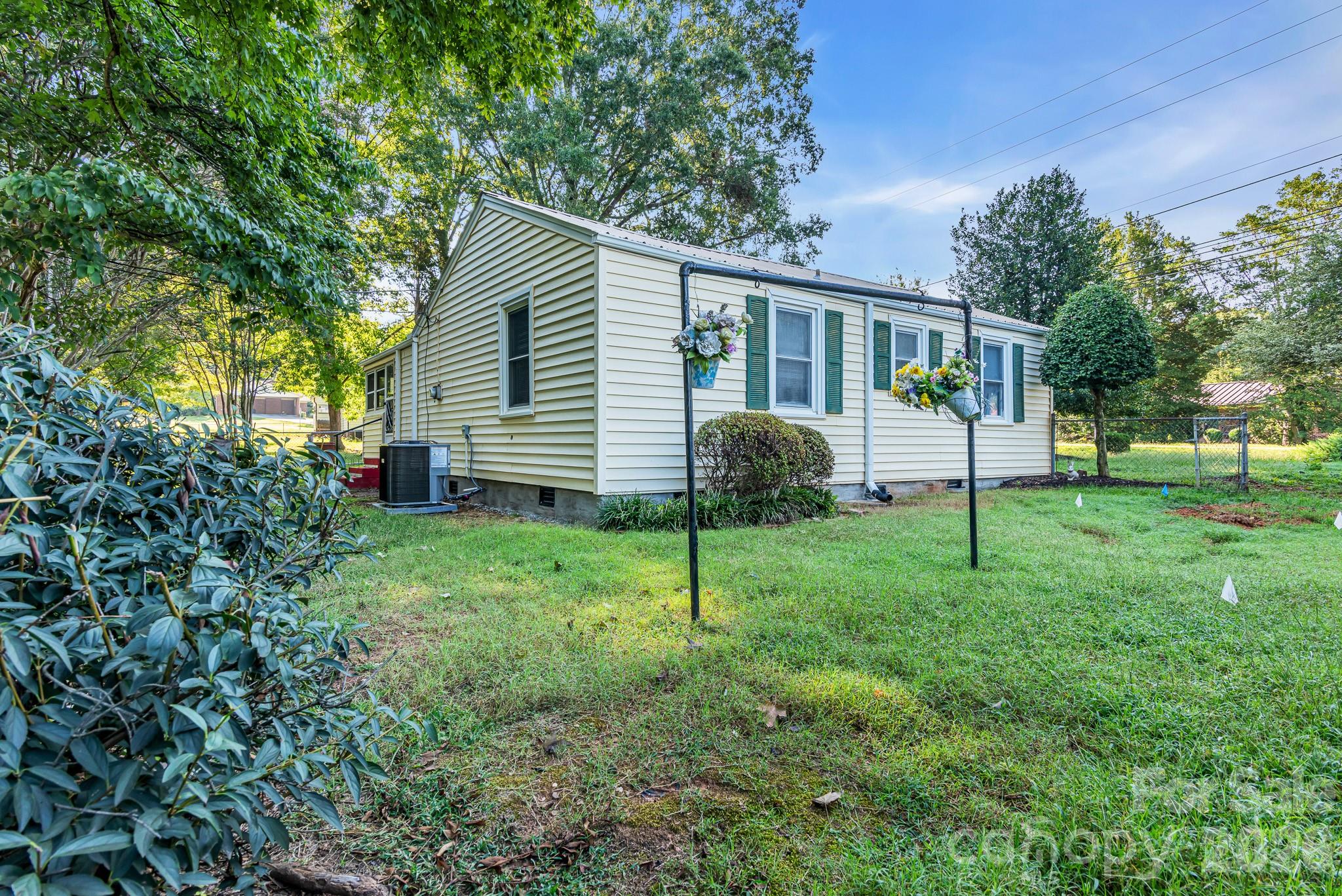 344 Owens Road — Lexington