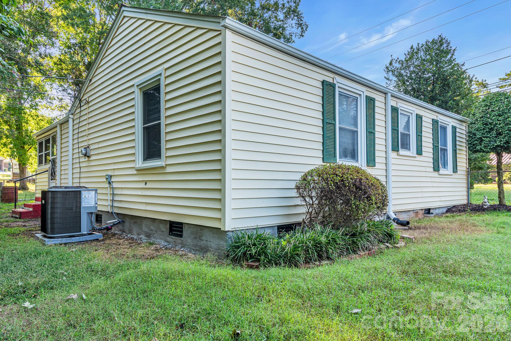 344 Owens Road — Lexington