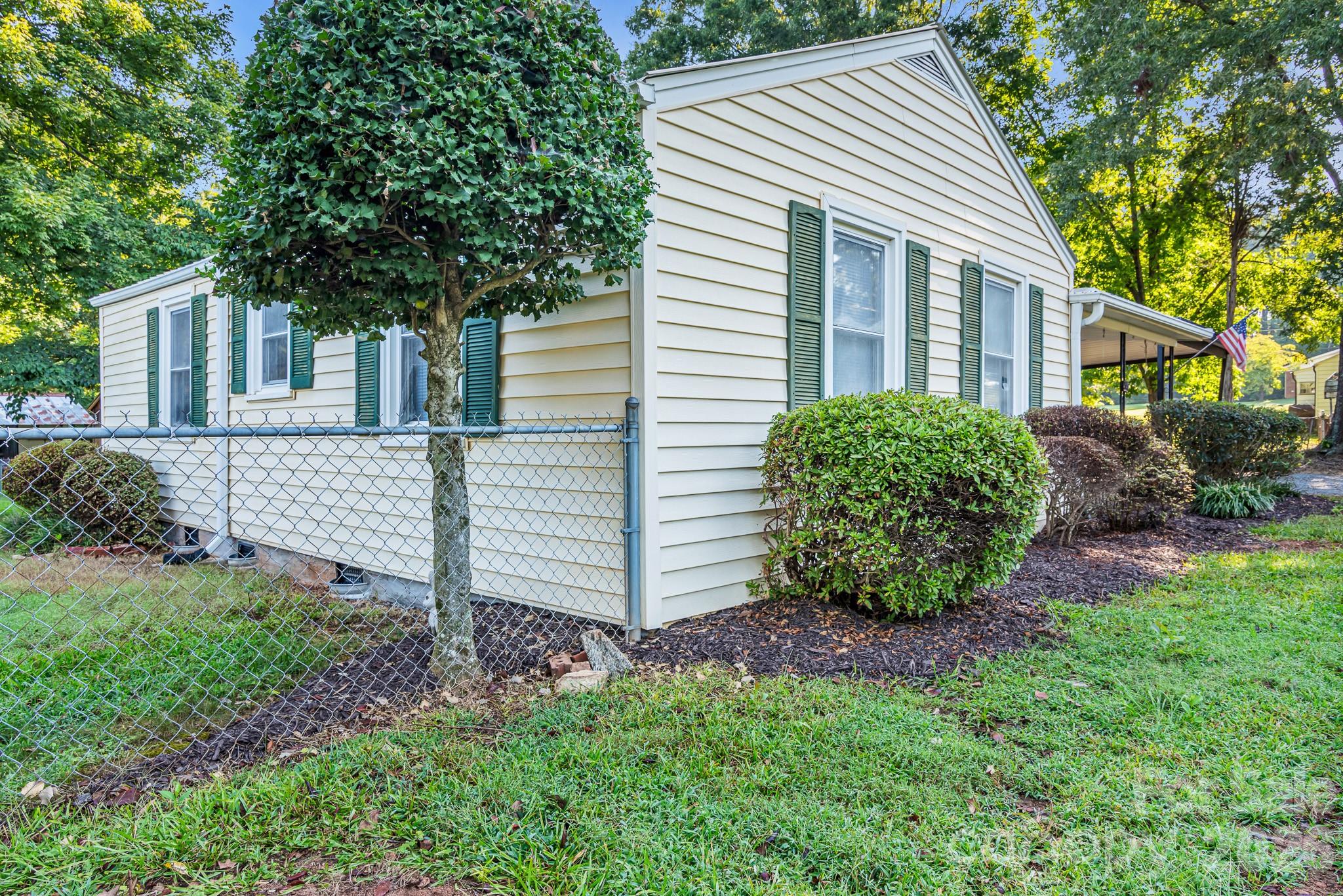 344 Owens Road — Lexington
