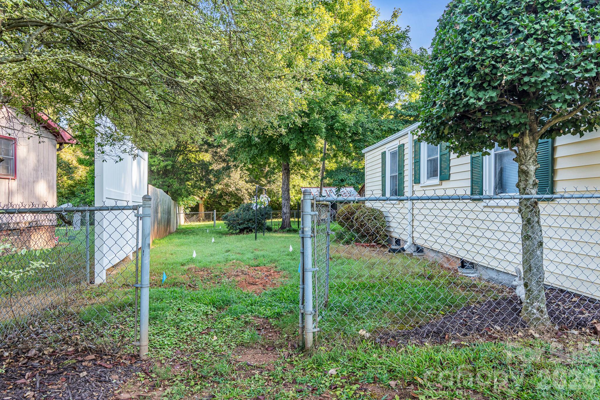 344 Owens Road — Lexington