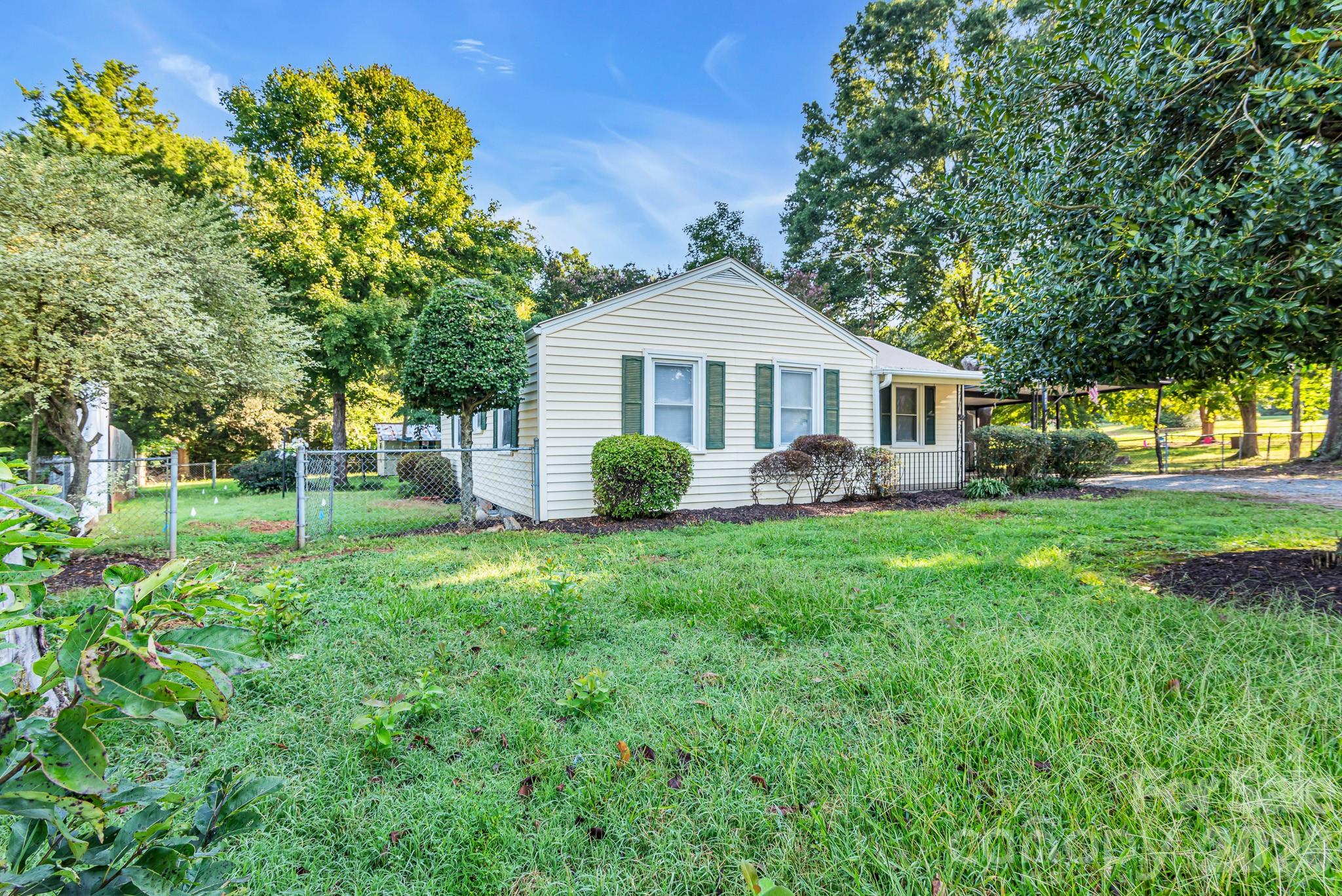 344 Owens Road — Lexington