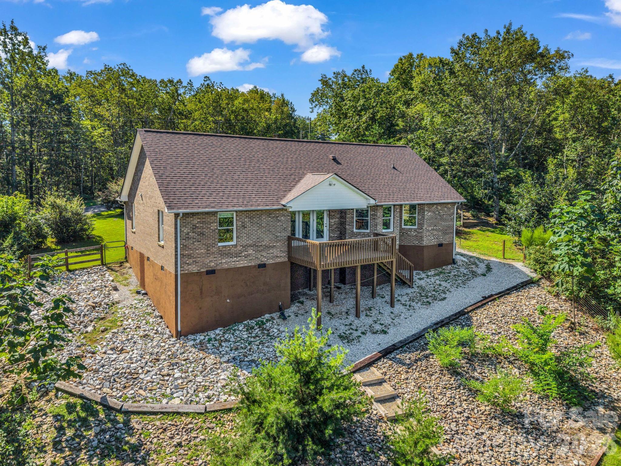 485 Mountain Lookout Drive — Bostic