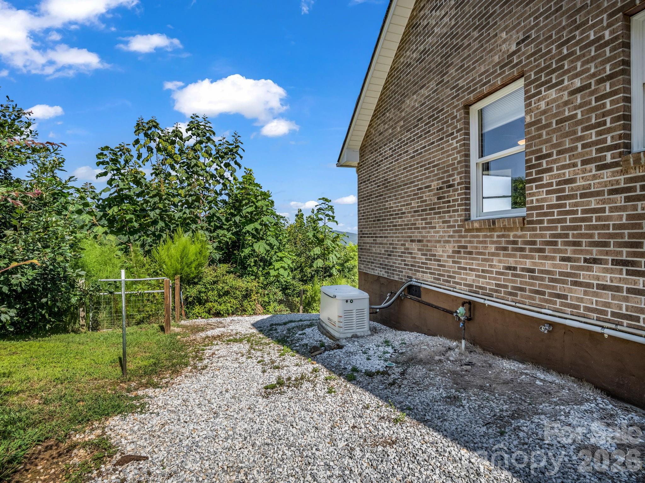 485 Mountain Lookout Drive — Bostic