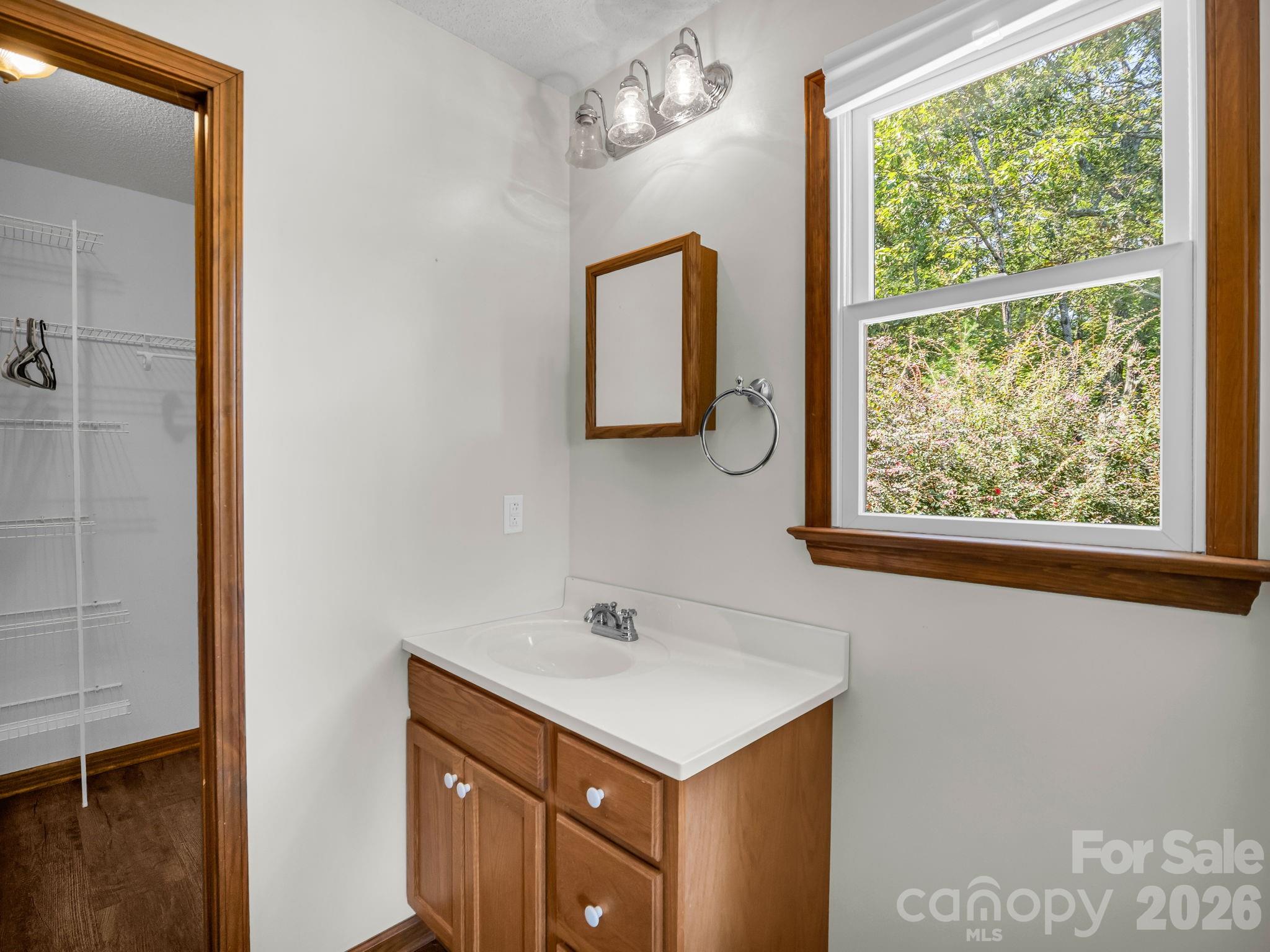 485 Mountain Lookout Drive — Bostic