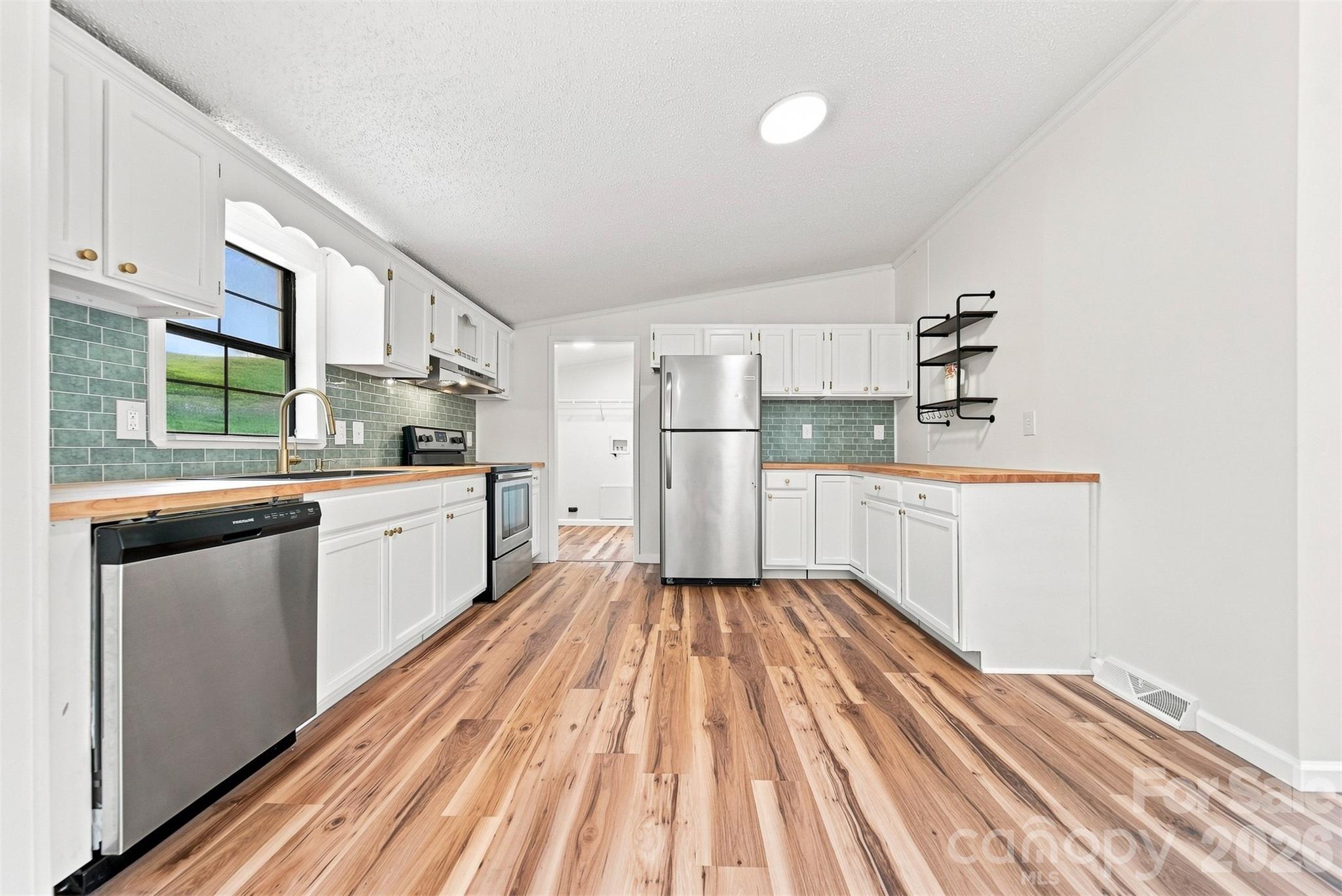 2430 Nixon Drive — Shelby