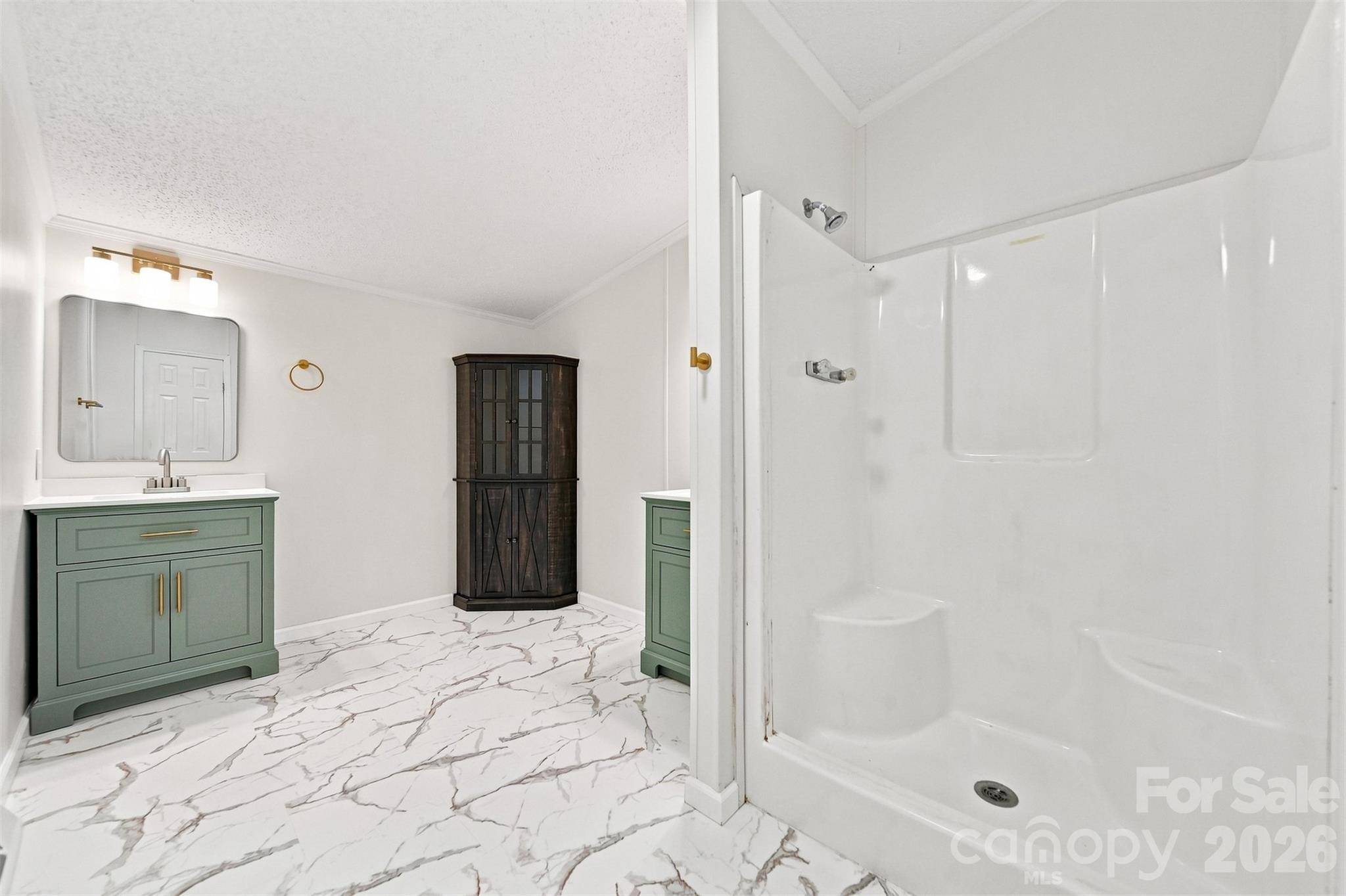 2430 Nixon Drive — Shelby