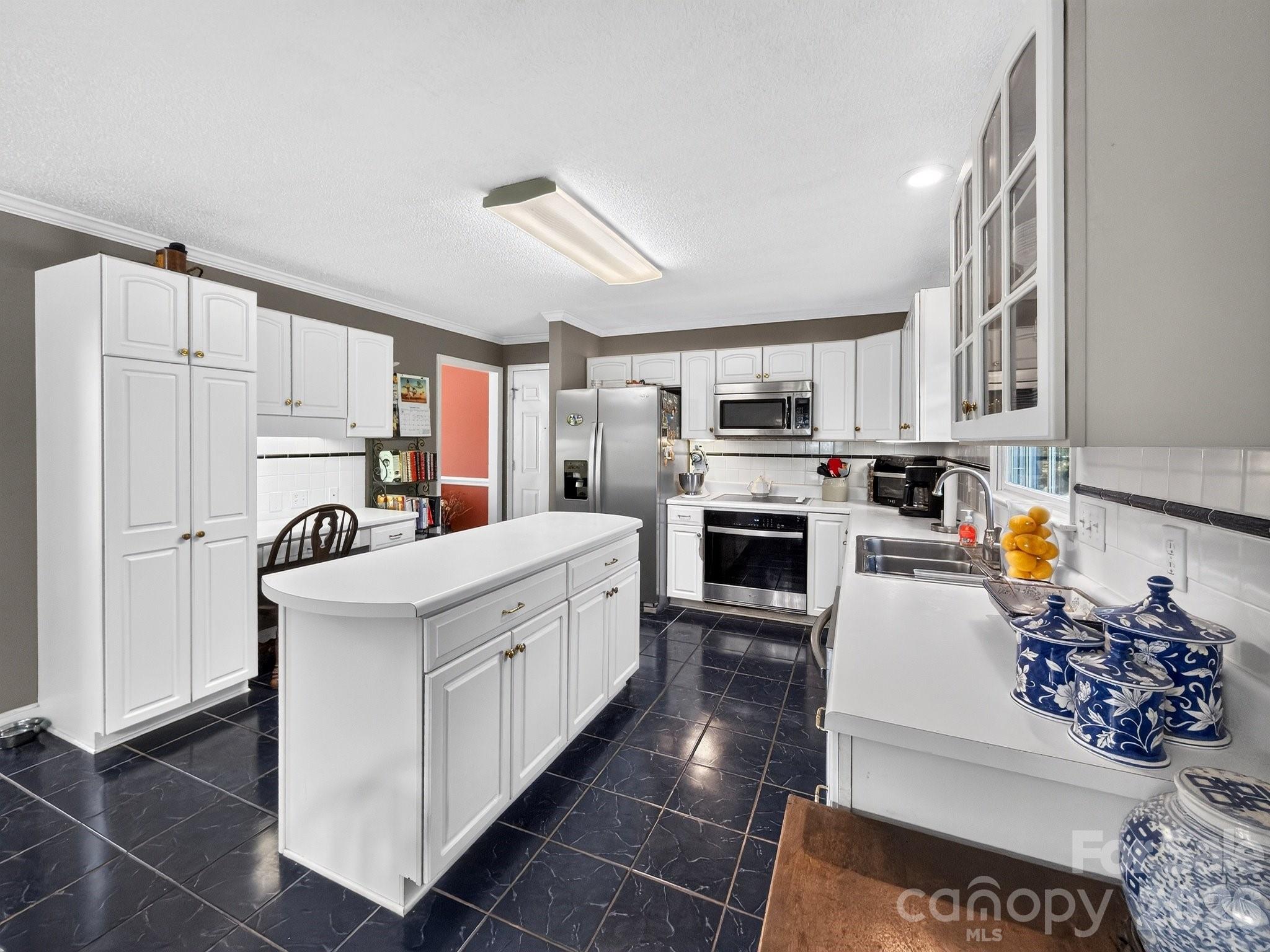1186 Morningstar Lake Road — Forest City