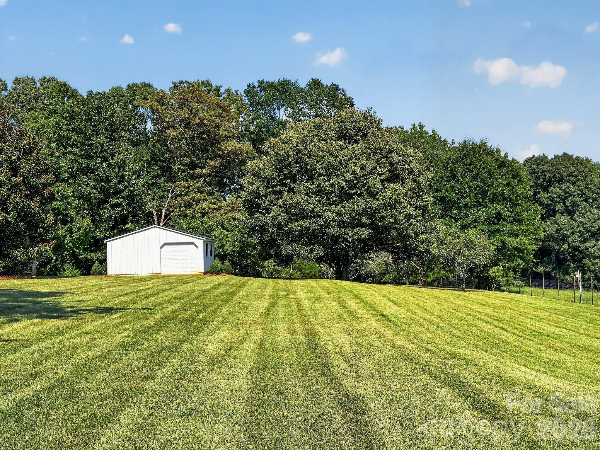 1186 Morningstar Lake Road — Forest City