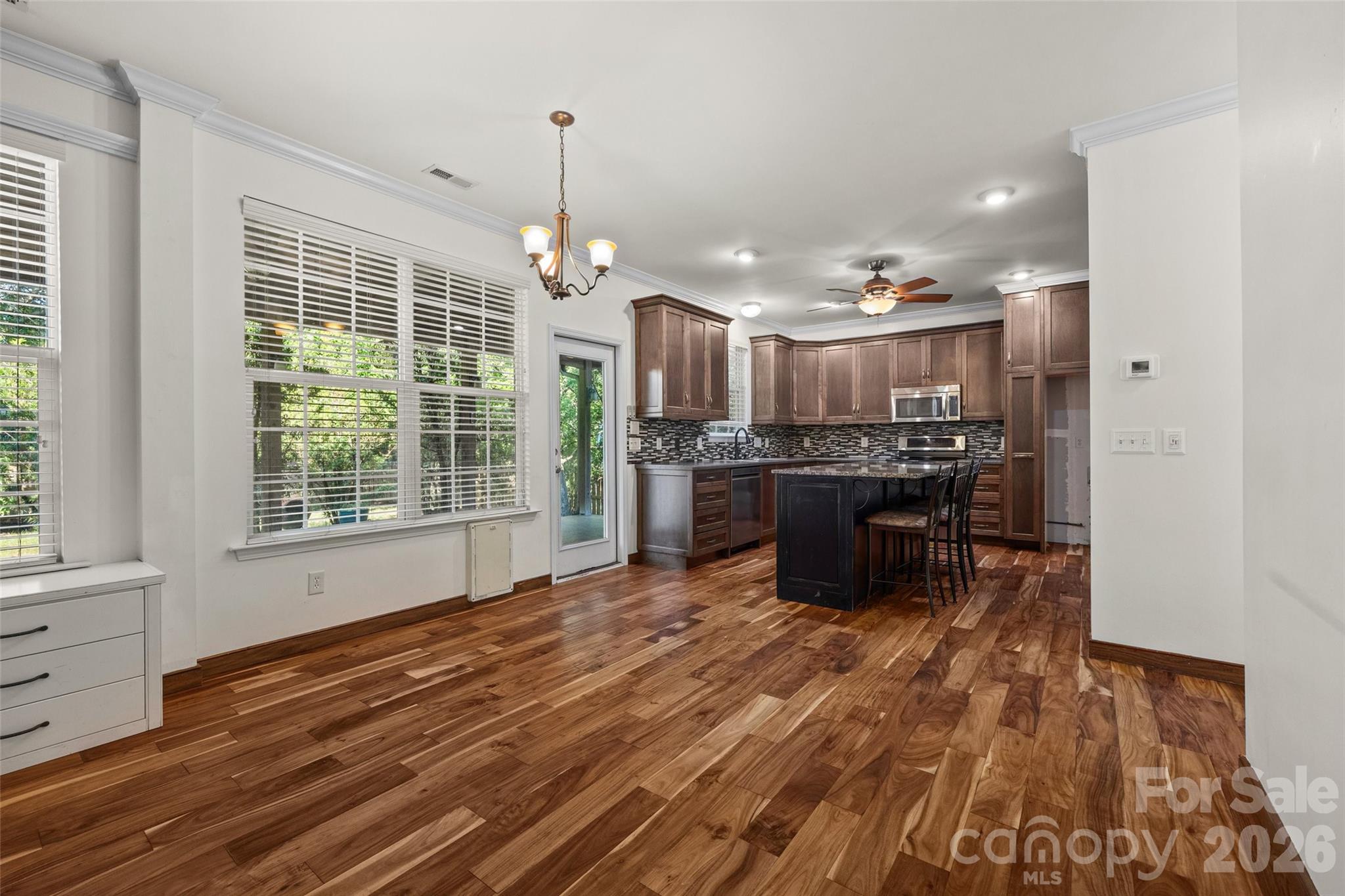 1823 Montague Road — Clover