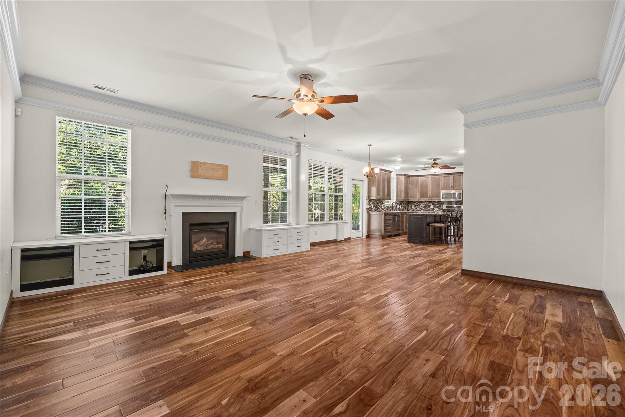 1823 Montague Road — Clover