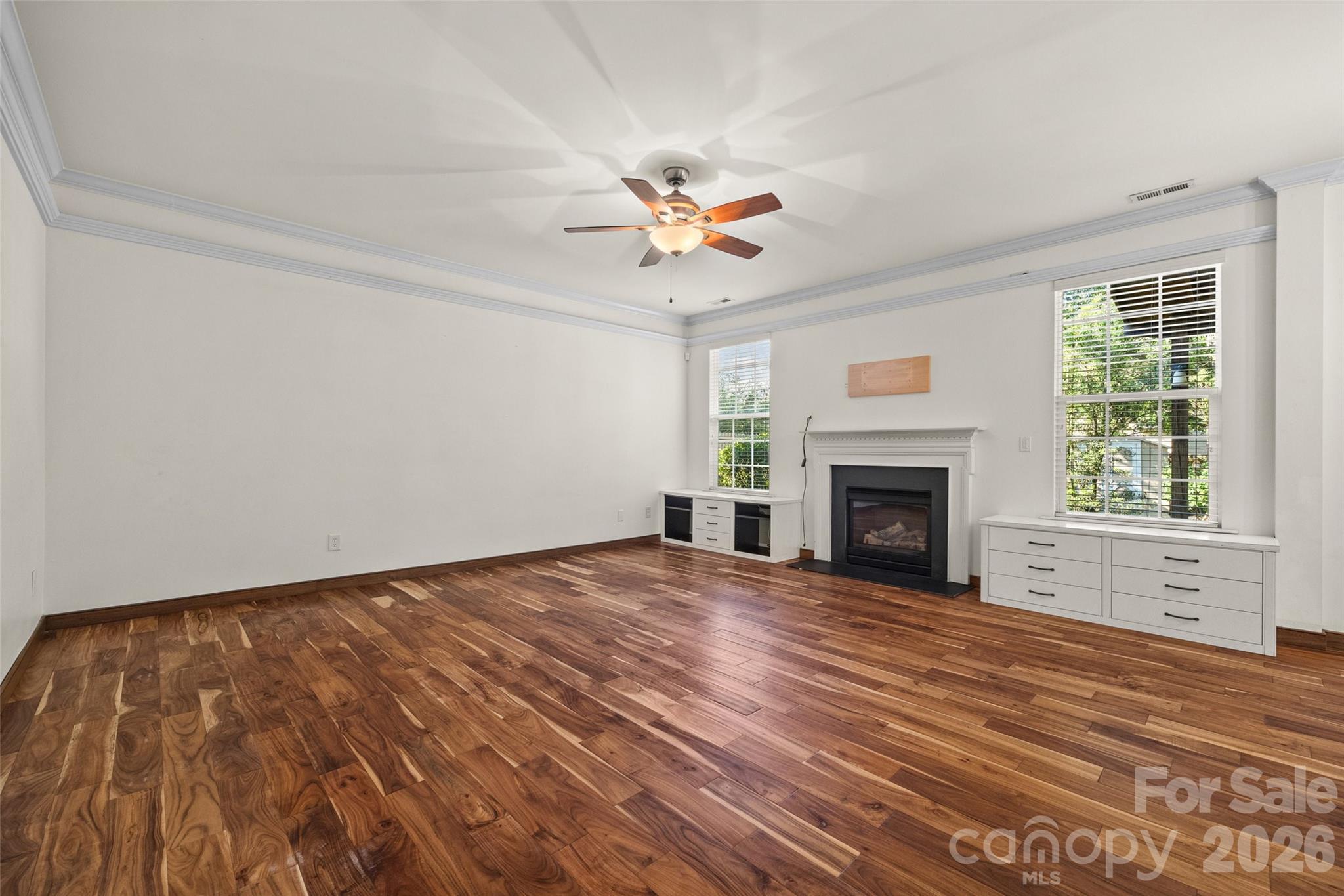 1823 Montague Road — Clover