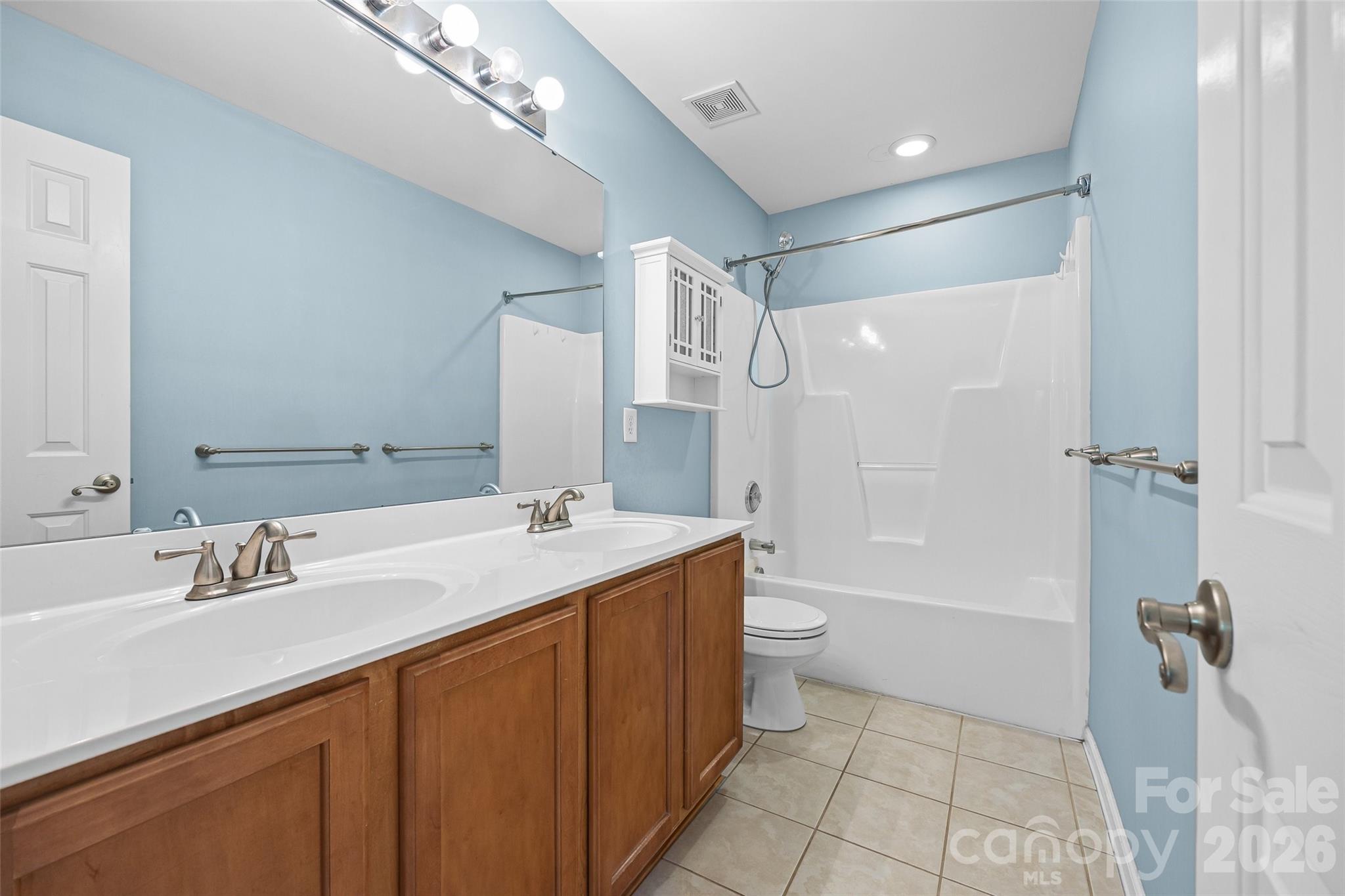 1823 Montague Road — Clover
