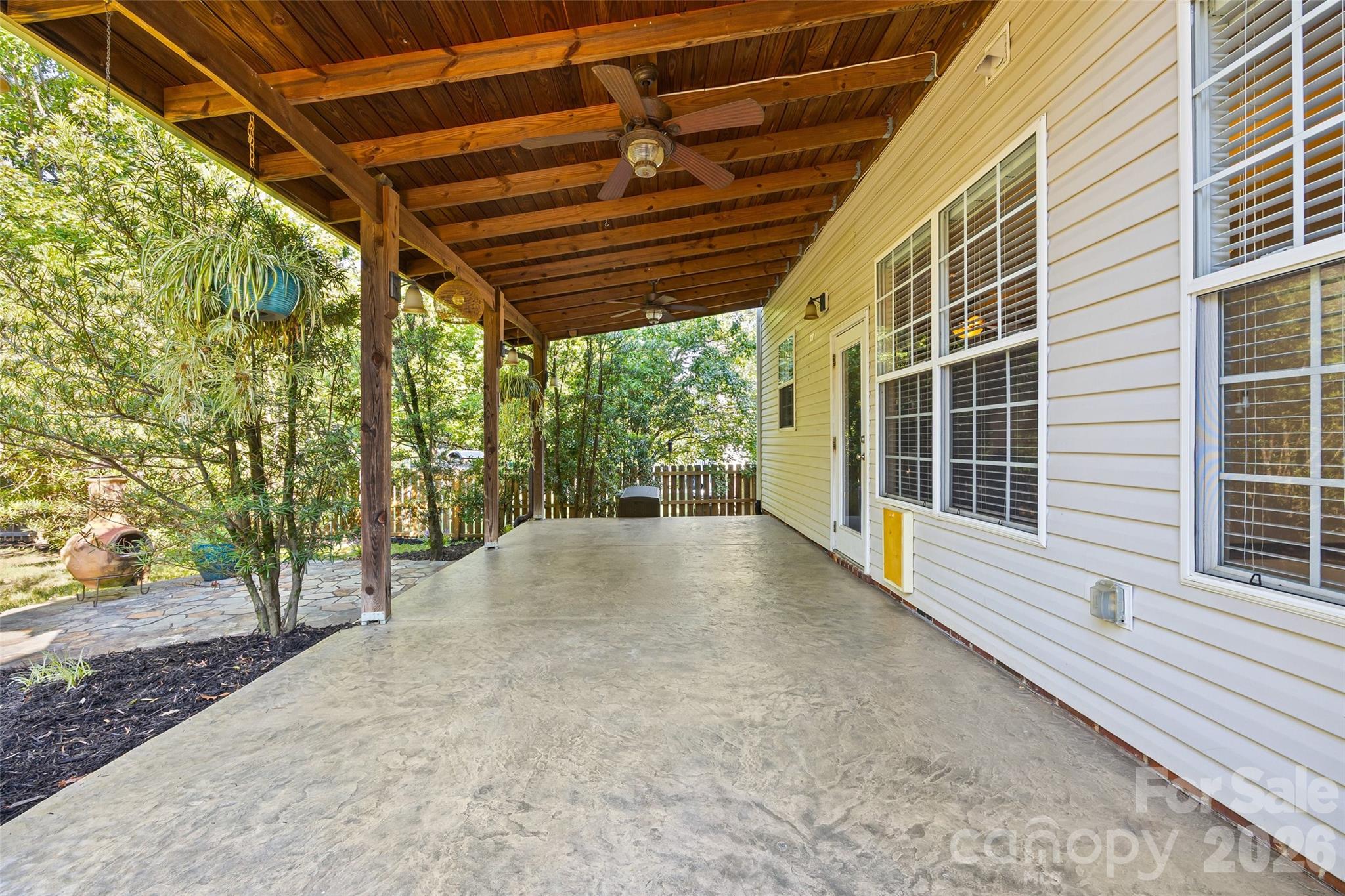 1823 Montague Road — Clover