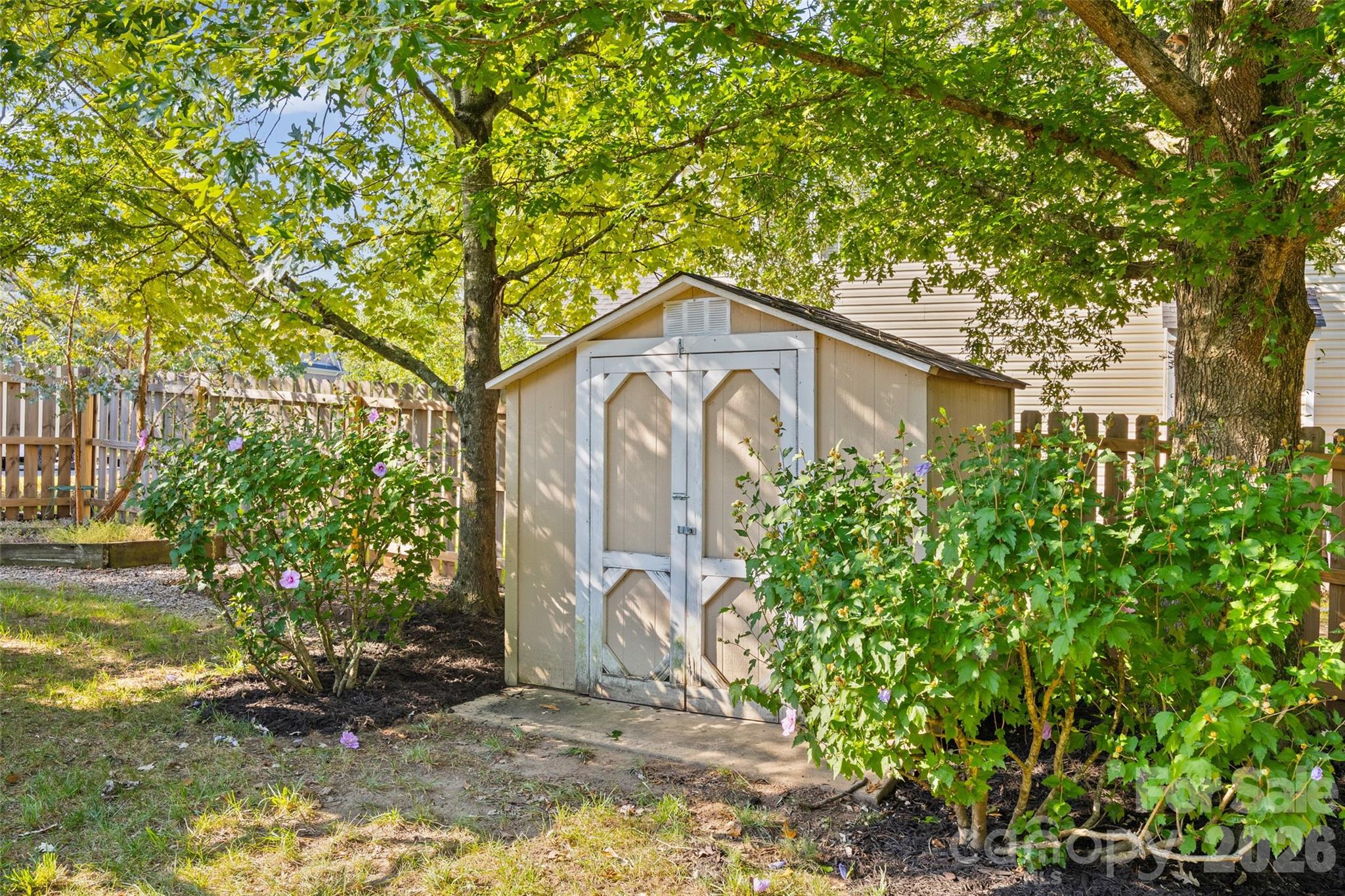 1823 Montague Road — Clover