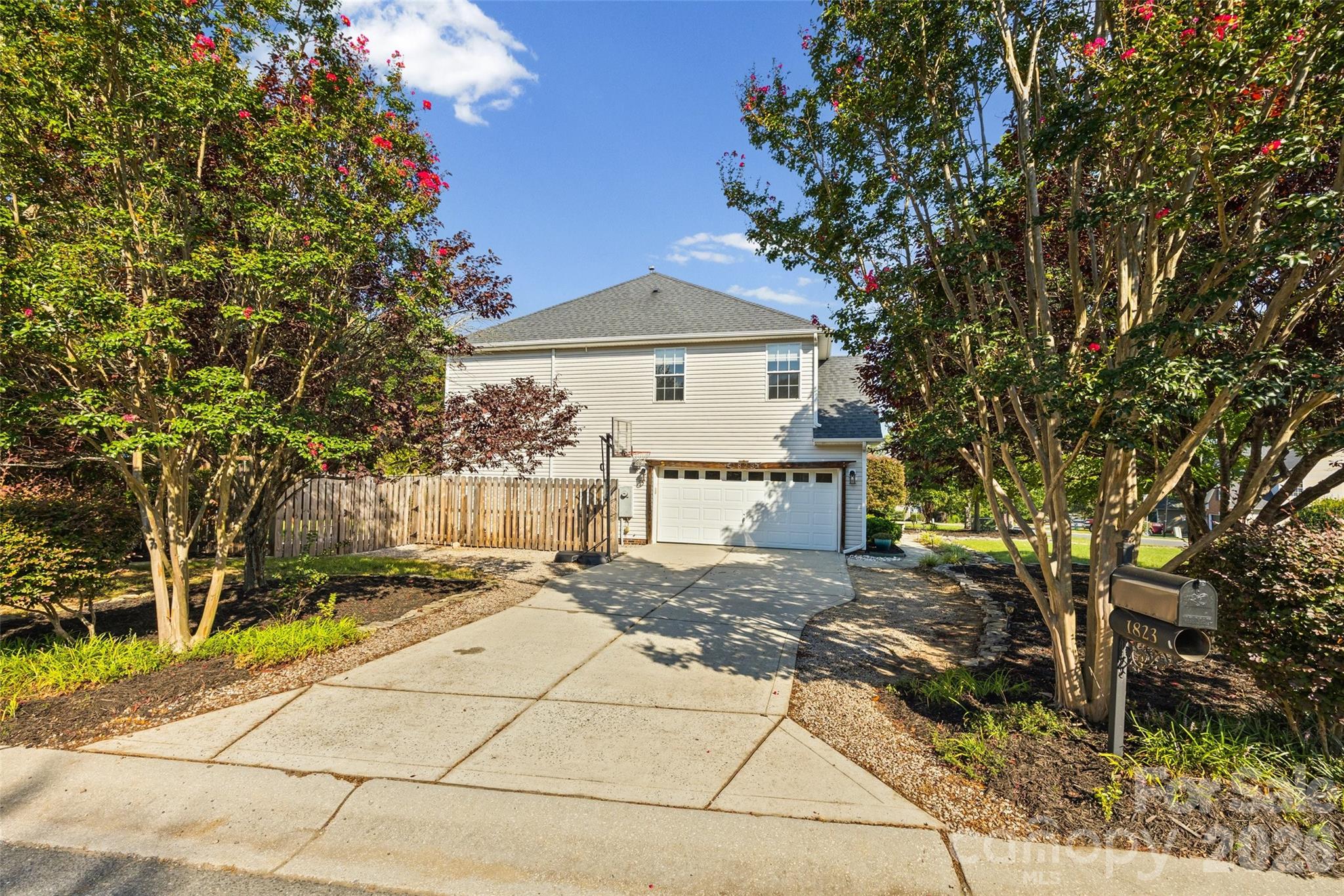 1823 Montague Road — Clover