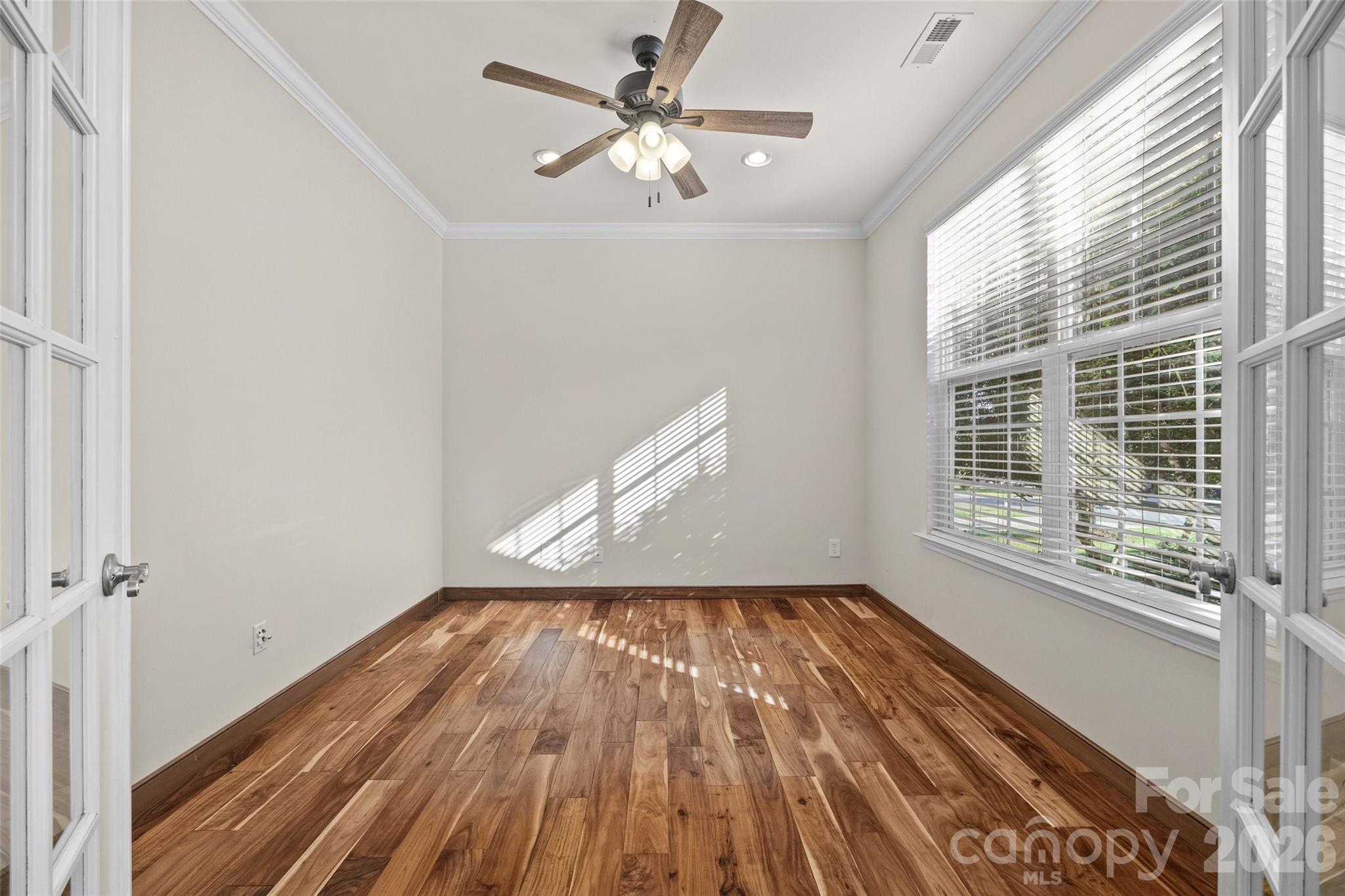 1823 Montague Road — Clover