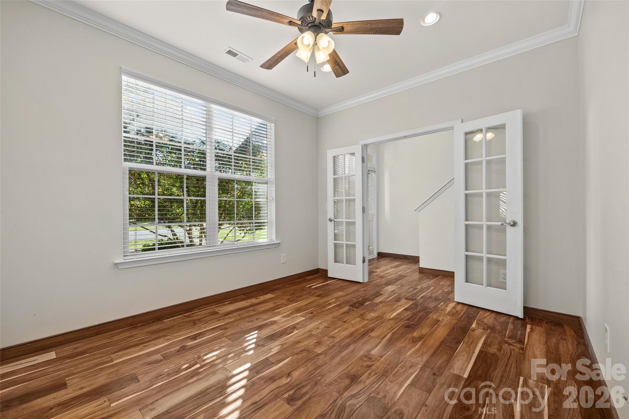 1823 Montague Road — Clover