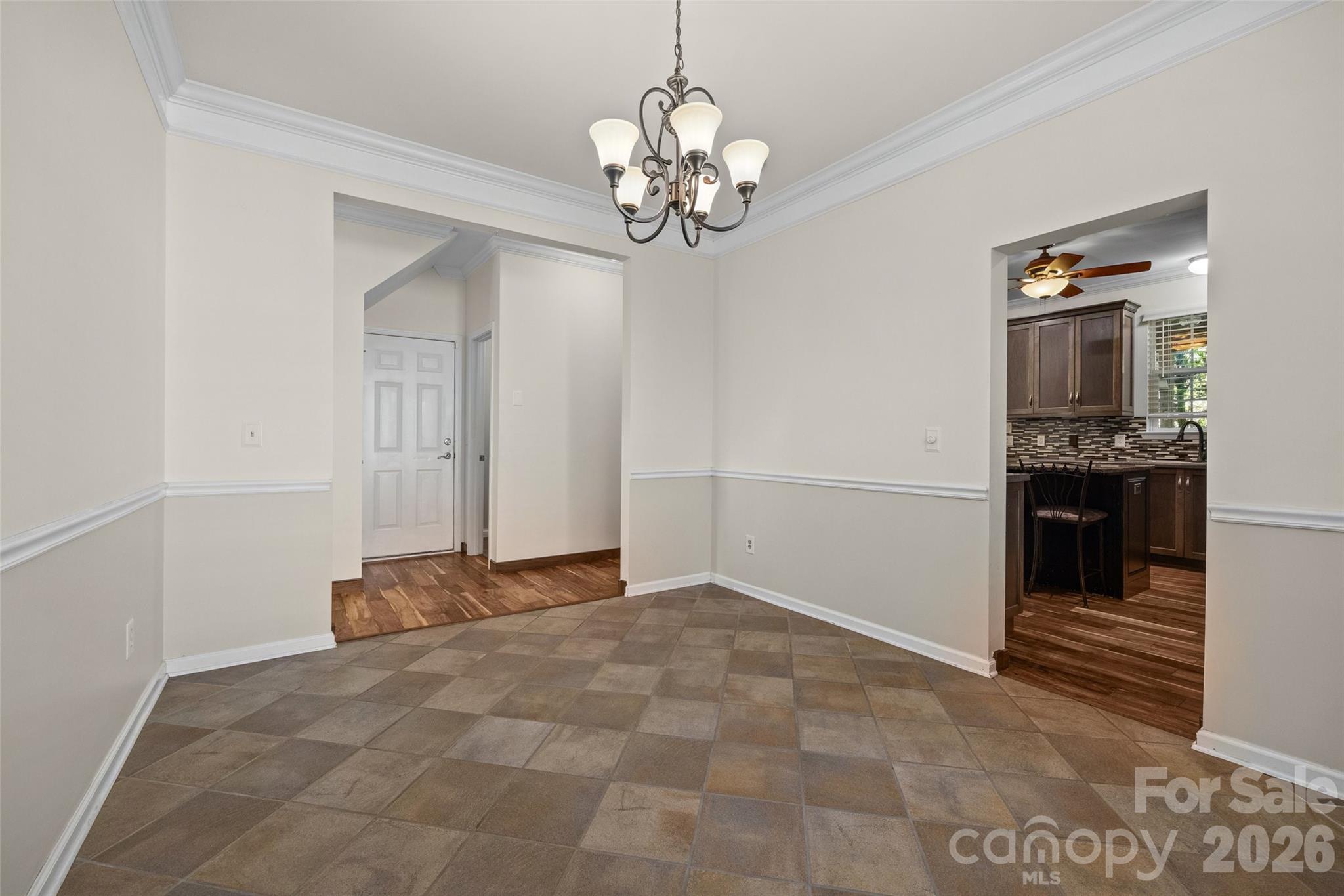 1823 Montague Road — Clover