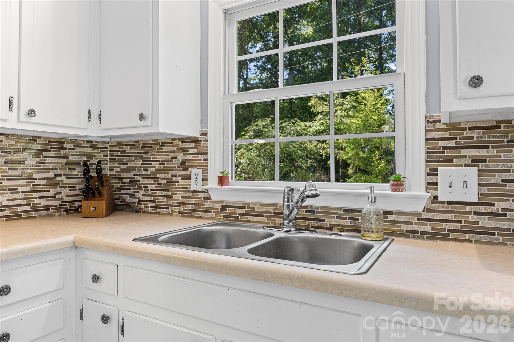 6764 Laney Road — Lancaster