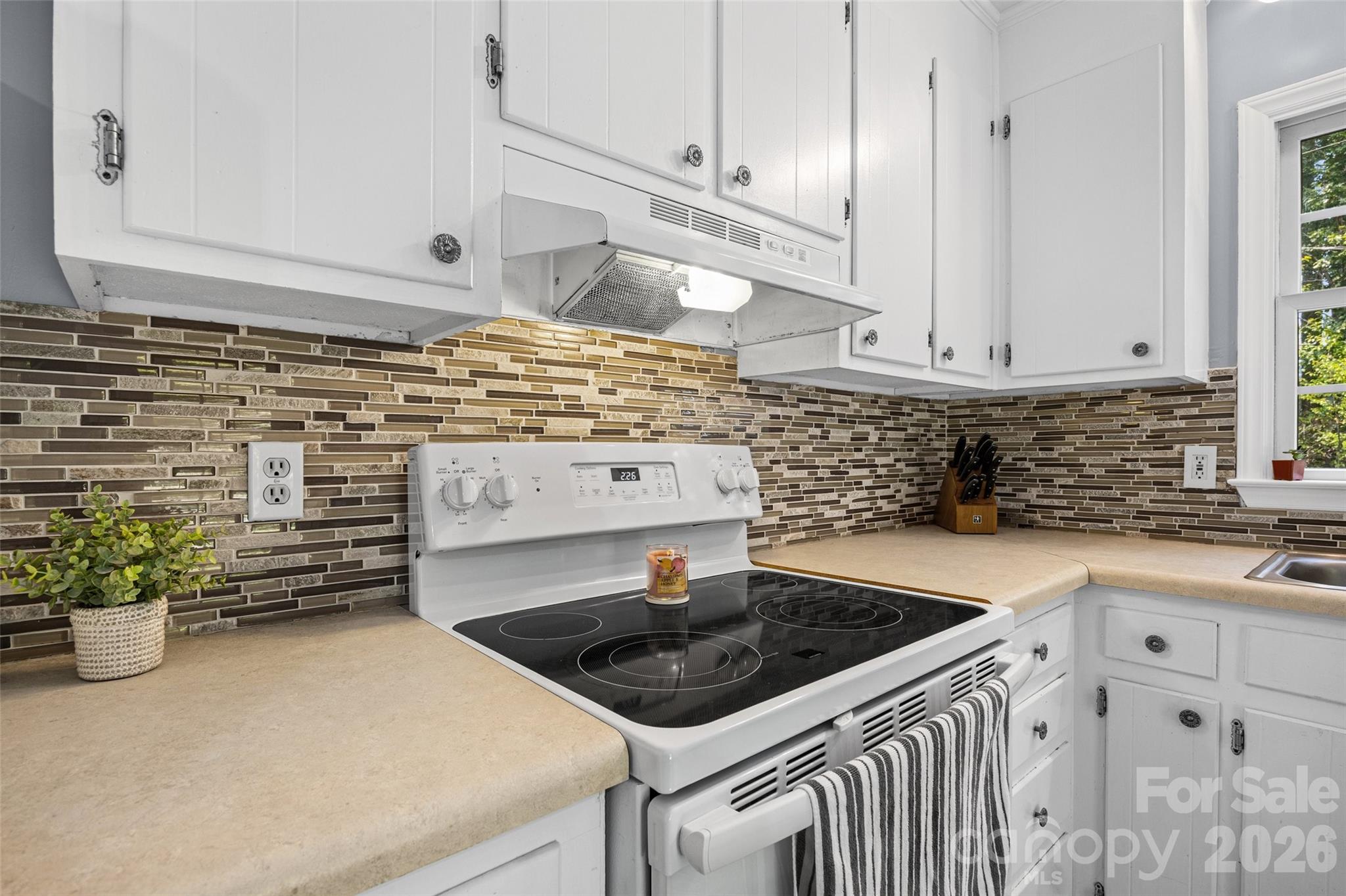 6764 Laney Road — Lancaster