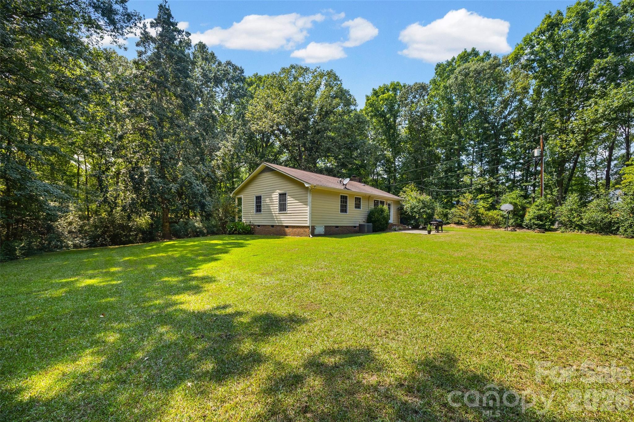 6764 Laney Road — Lancaster