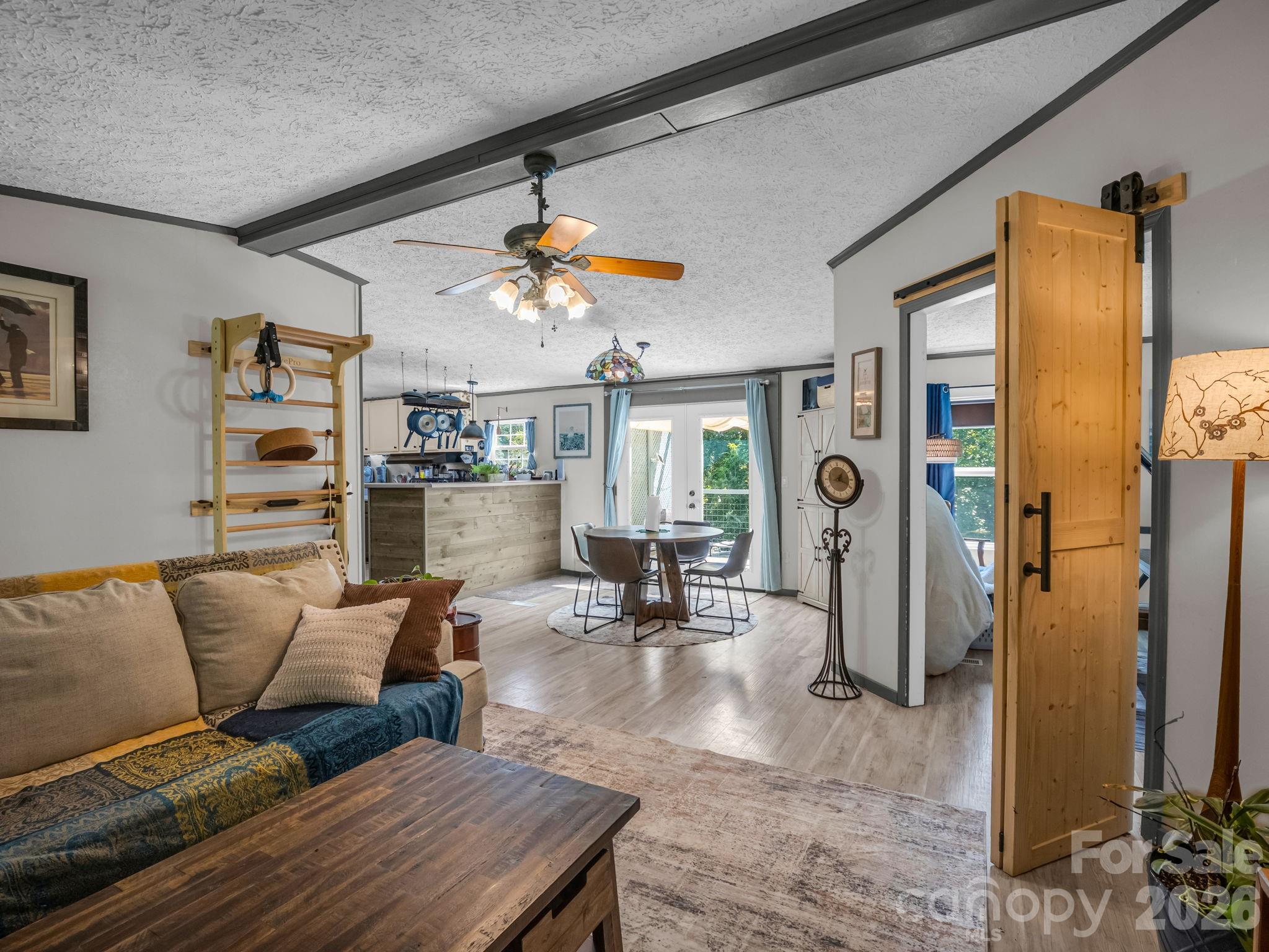 14 Old Possum Holler Road — Hendersonville